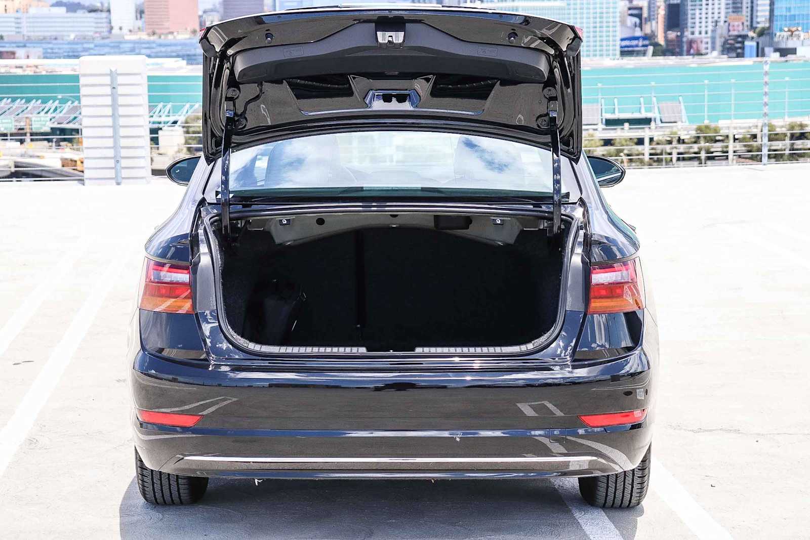 Thumbnail: 2019 Volkswagen Jetta - 28