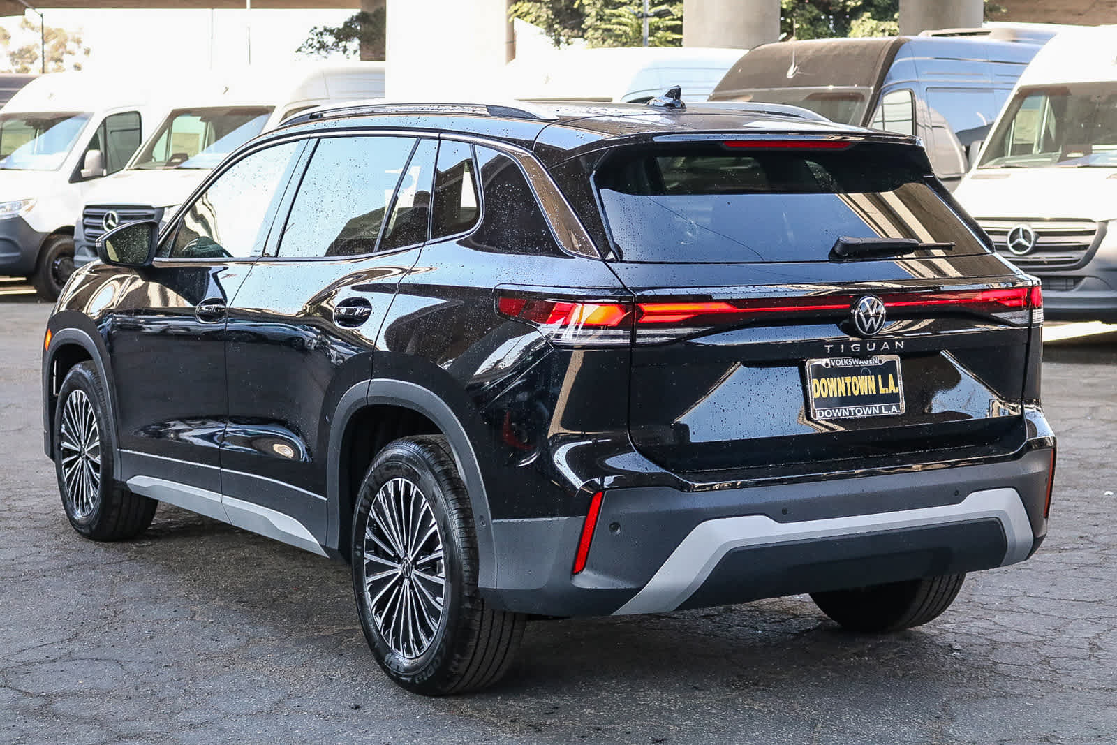 Thumbnail: 2025 Volkswagen Tiguan - 8