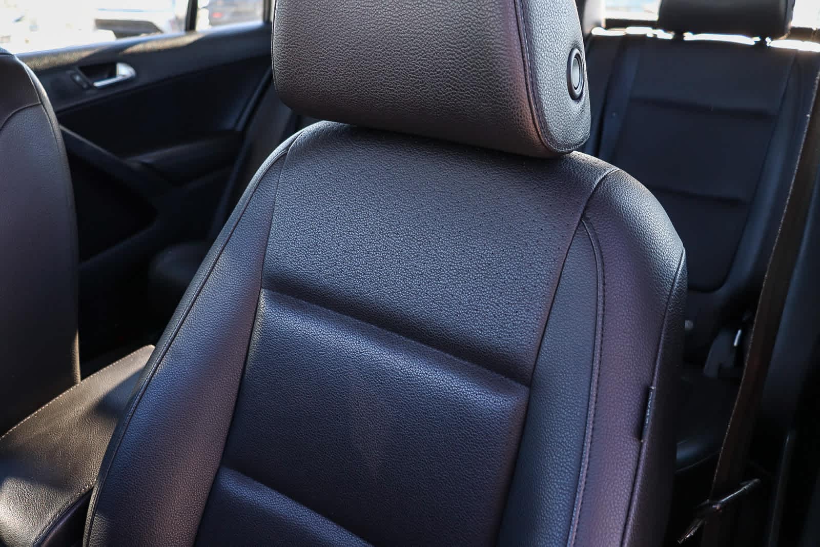 Thumbnail: 2016 Volkswagen Tiguan - 23