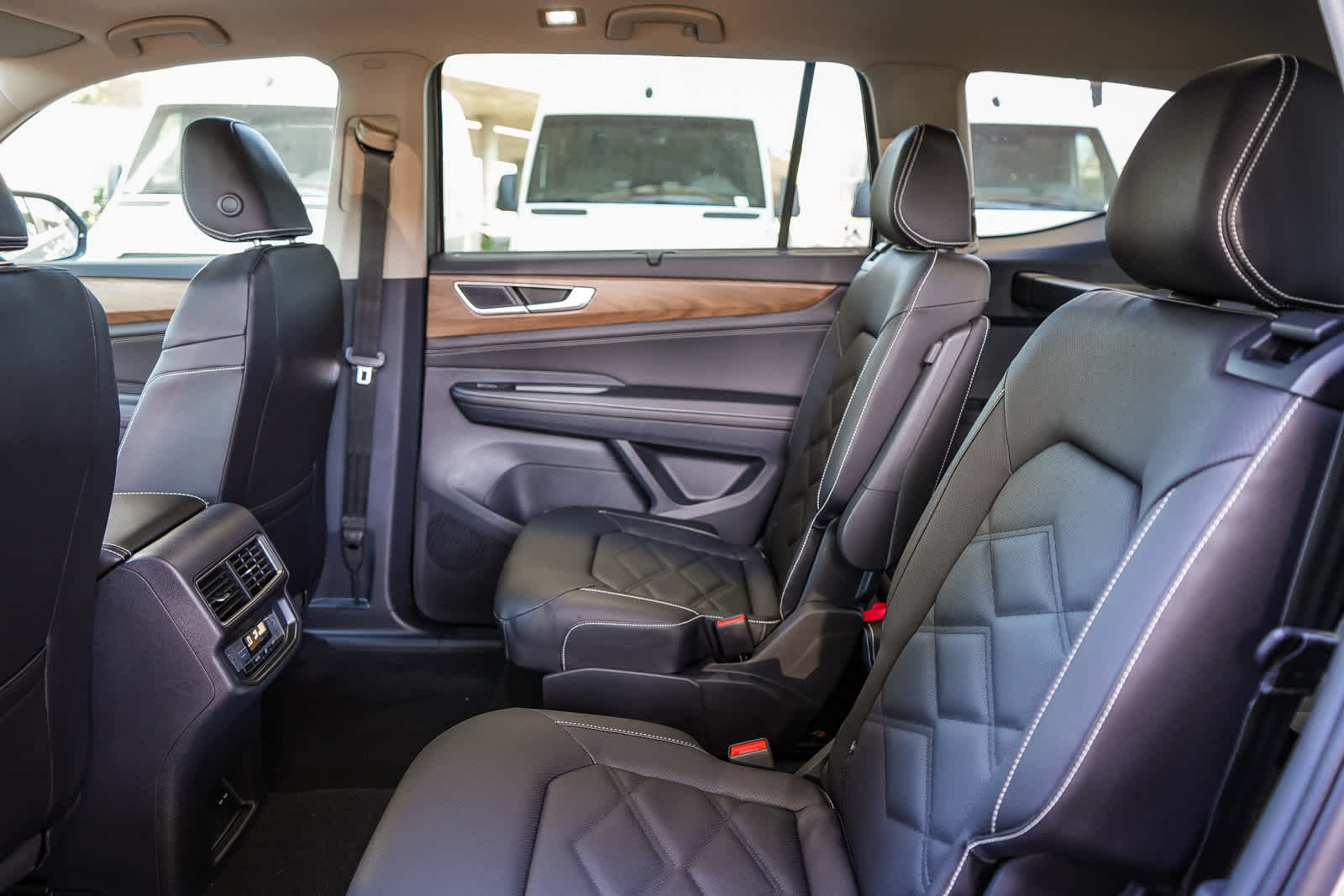 Thumbnail: 2026 Volkswagen Atlas - 18