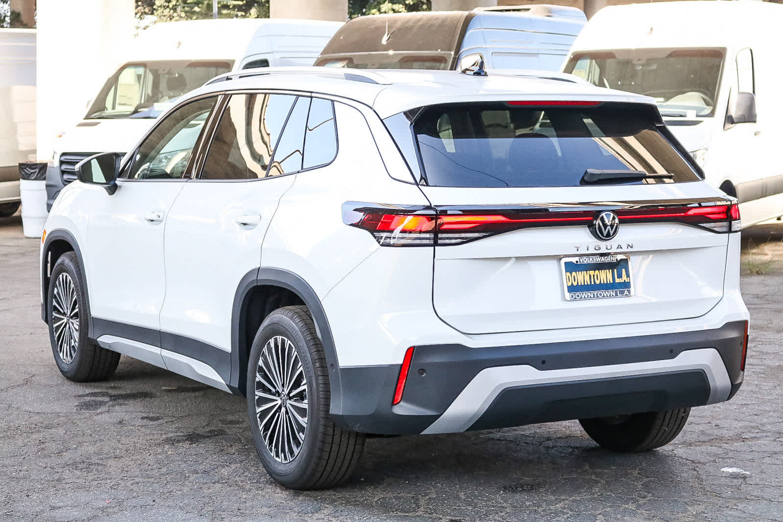 Thumbnail: 2025 Volkswagen Tiguan - 8