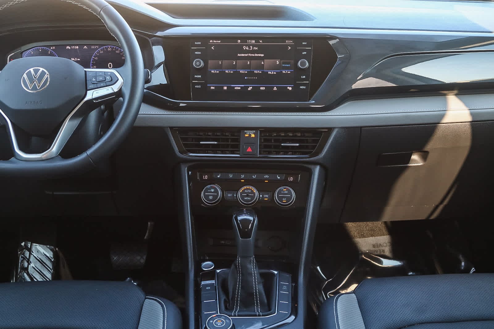 Thumbnail: 2022 Volkswagen Taos - 13