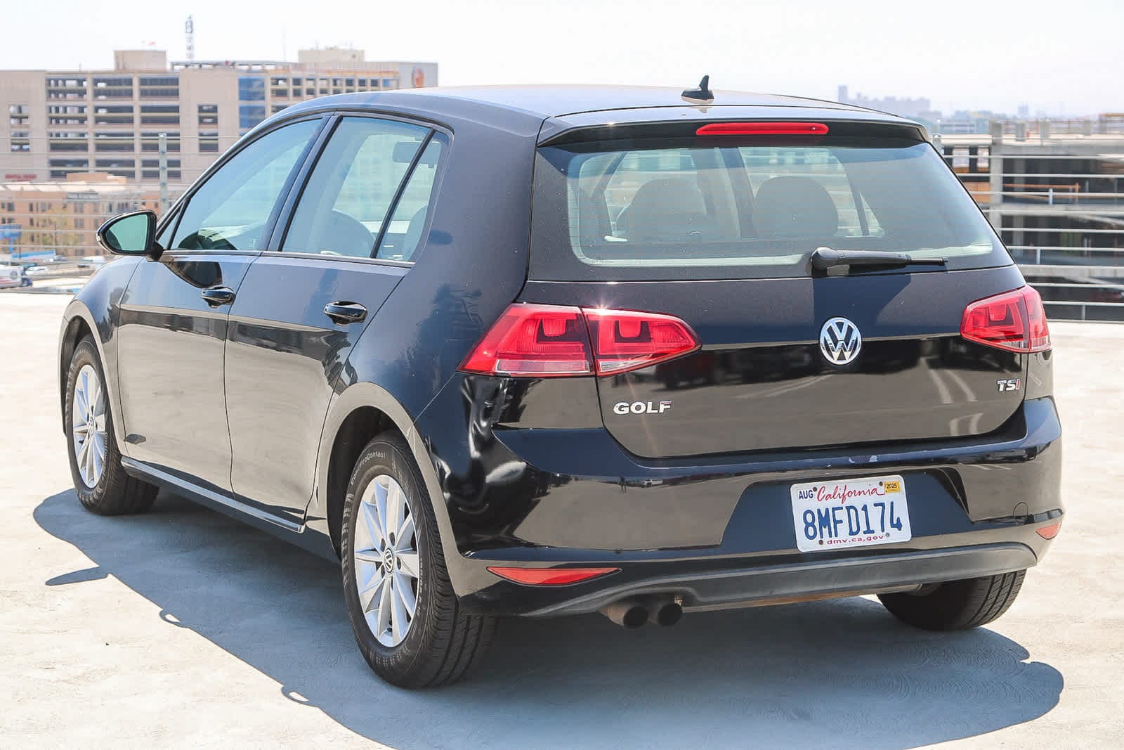 Thumbnail: 2015 Volkswagen Golf - 8