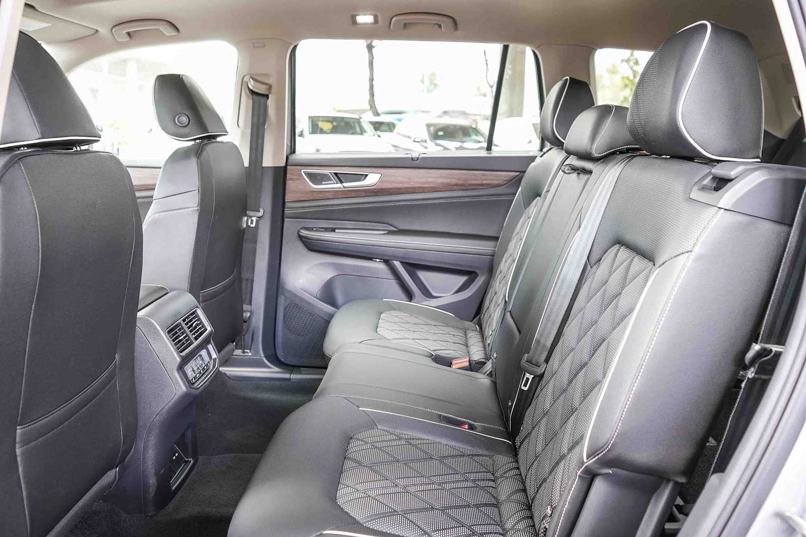 Thumbnail: 2026 Volkswagen Atlas - 20