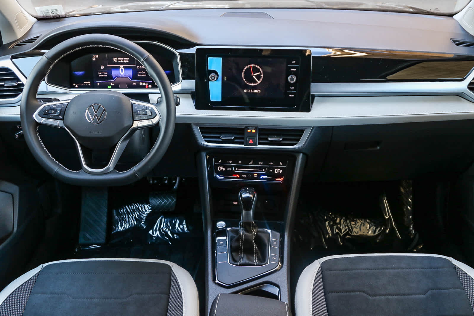 Thumbnail: 2025 Volkswagen Taos - 12