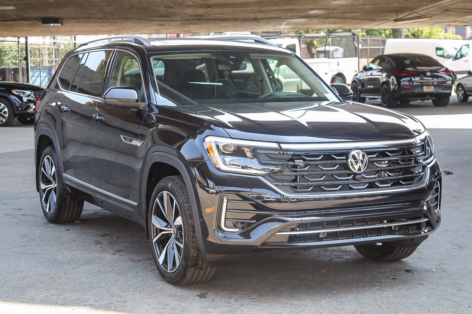 Thumbnail: 2025 Volkswagen Atlas - 3