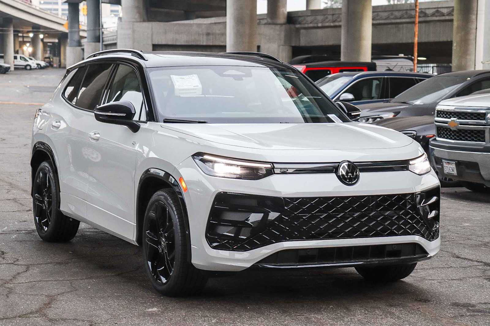 Thumbnail: 2026 Volkswagen Tiguan - 3