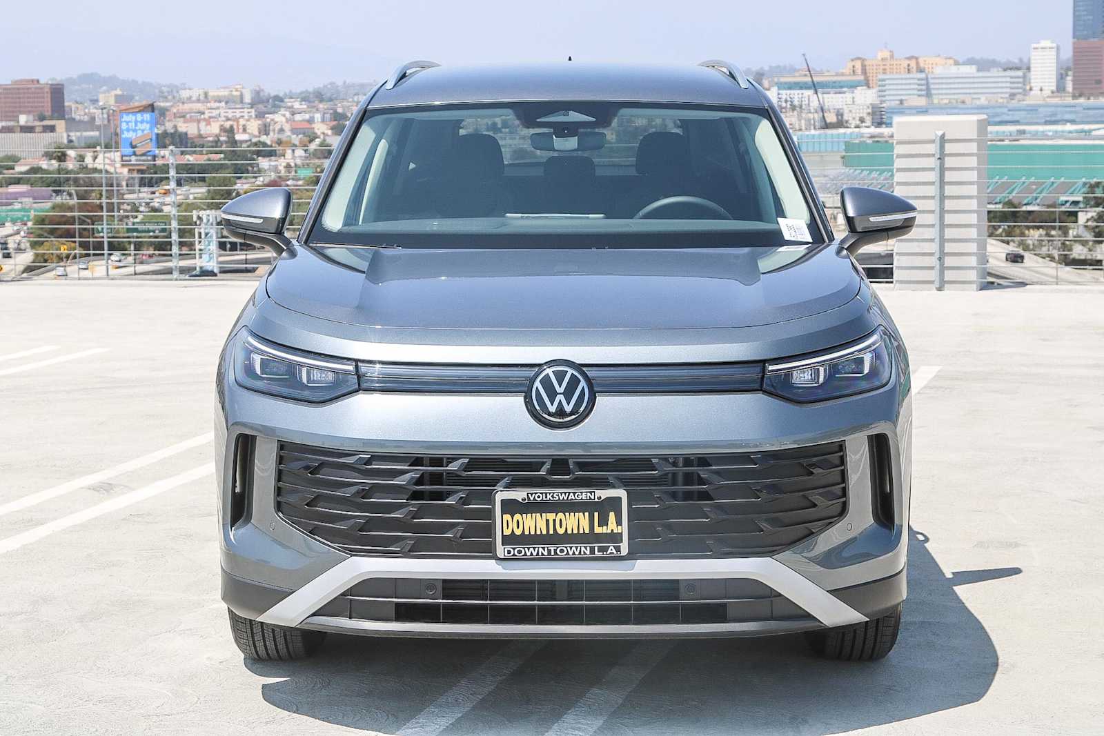 Thumbnail: 2025 Volkswagen Tiguan - 2