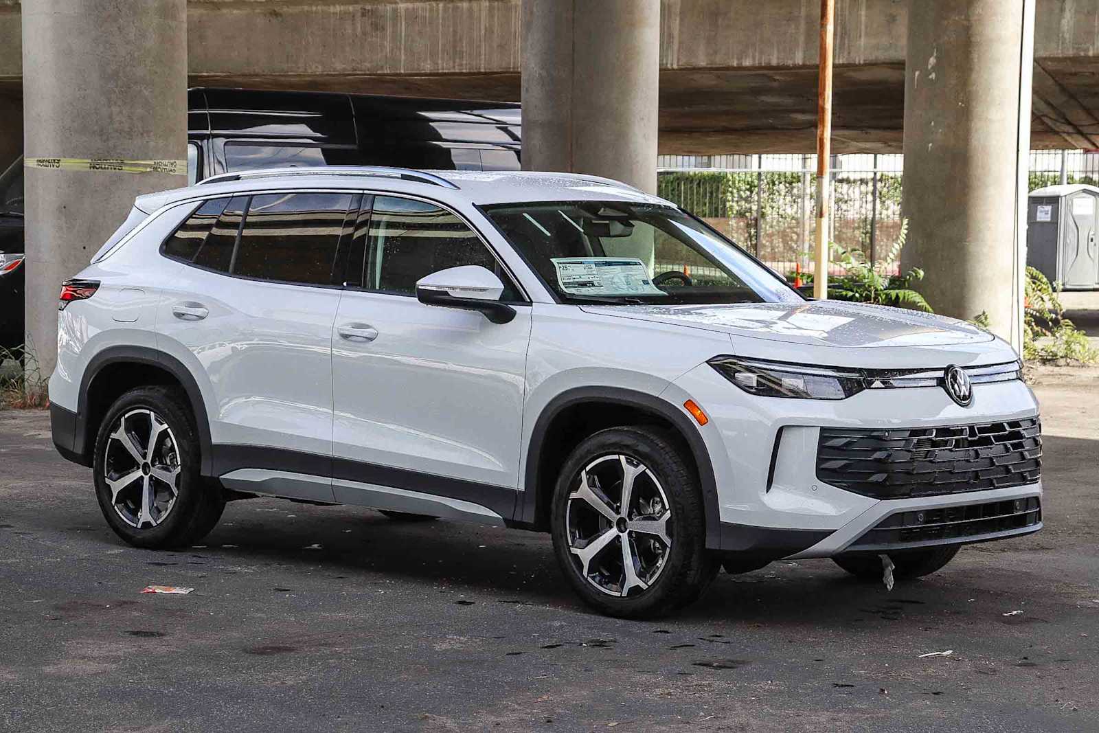Thumbnail: 2026 Volkswagen Tiguan - 3