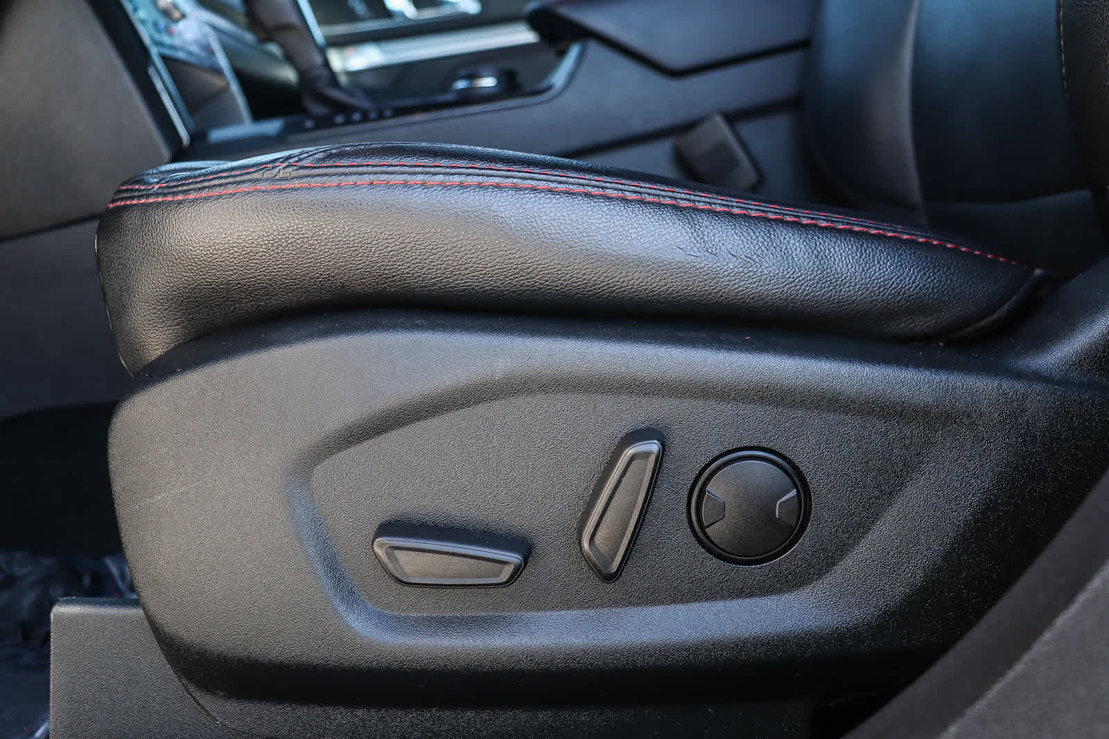 Thumbnail: 2019 Ford Explorer - 23