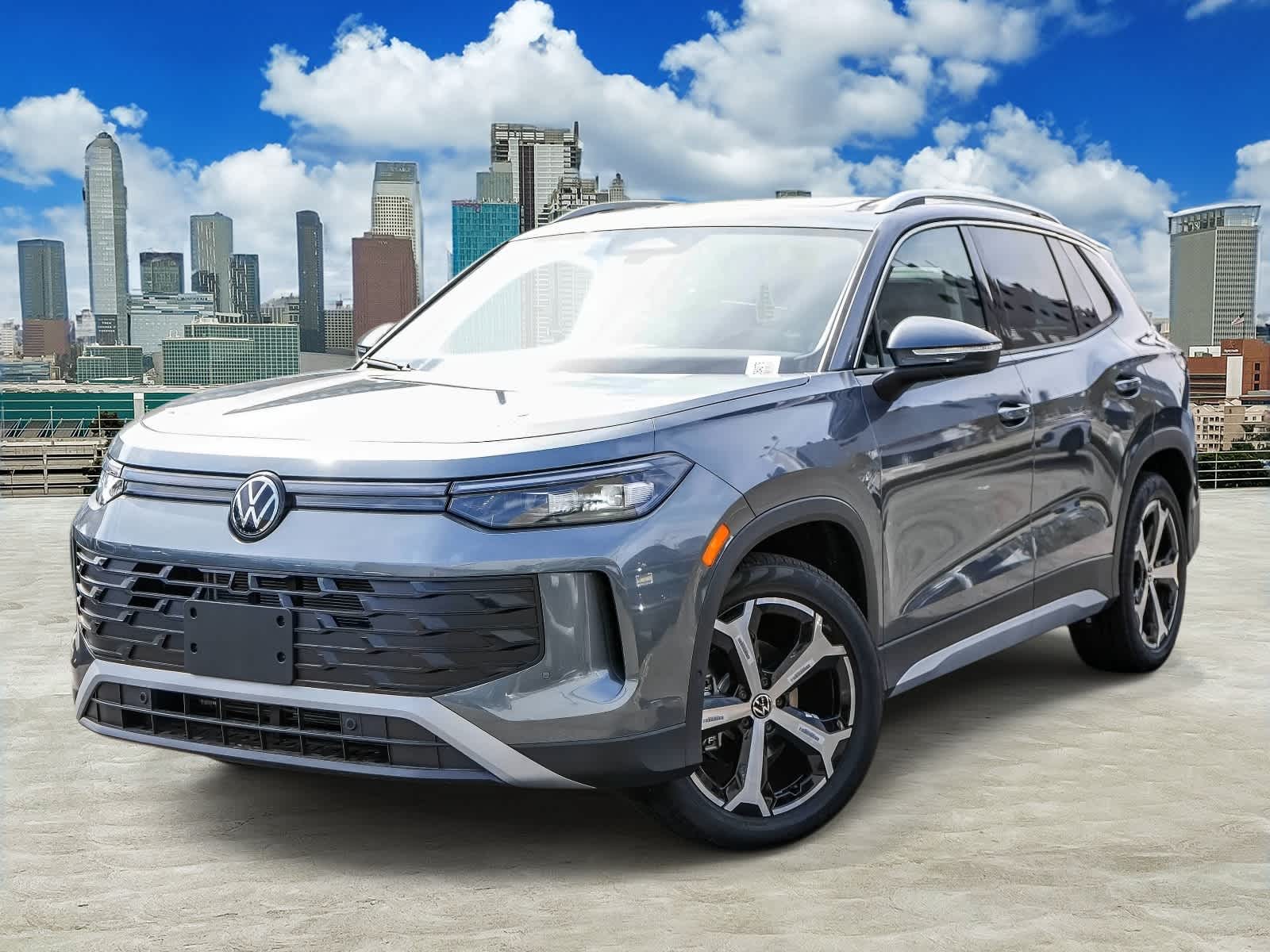 2026 Volkswagen Tiguan 2.0T SE's photo