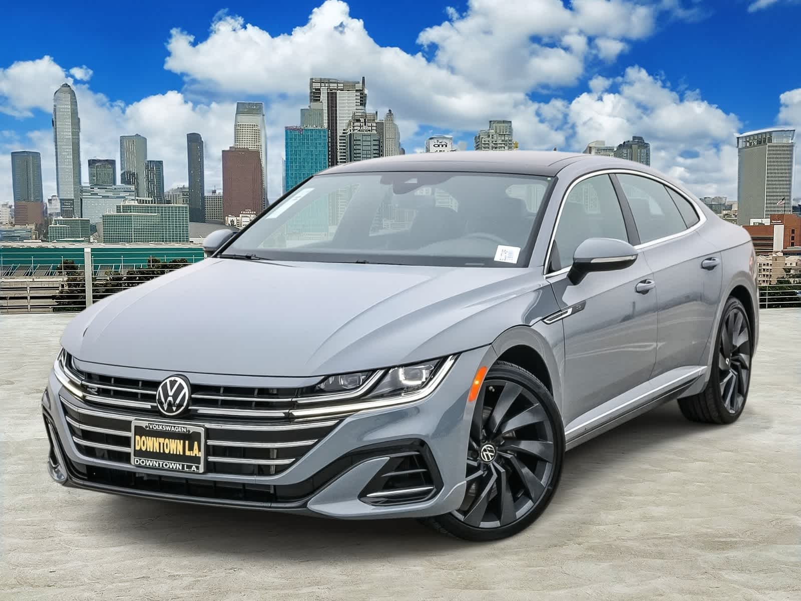 2023 Volkswagen Arteon SEL R-Line's photo