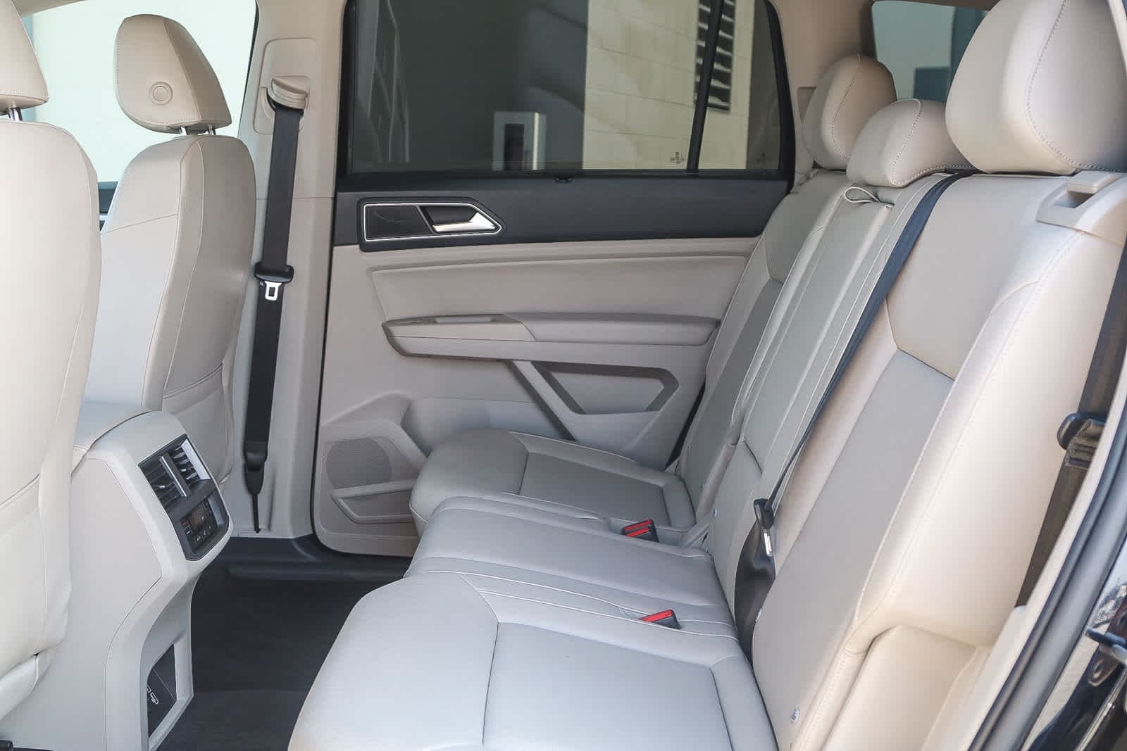 Thumbnail: 2018 Volkswagen Atlas - 18