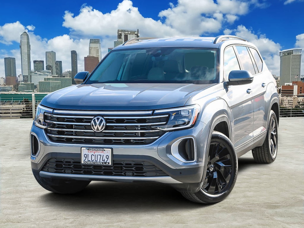 Used 2024 Volkswagen Atlas 2.0T SE w/Technology SUV