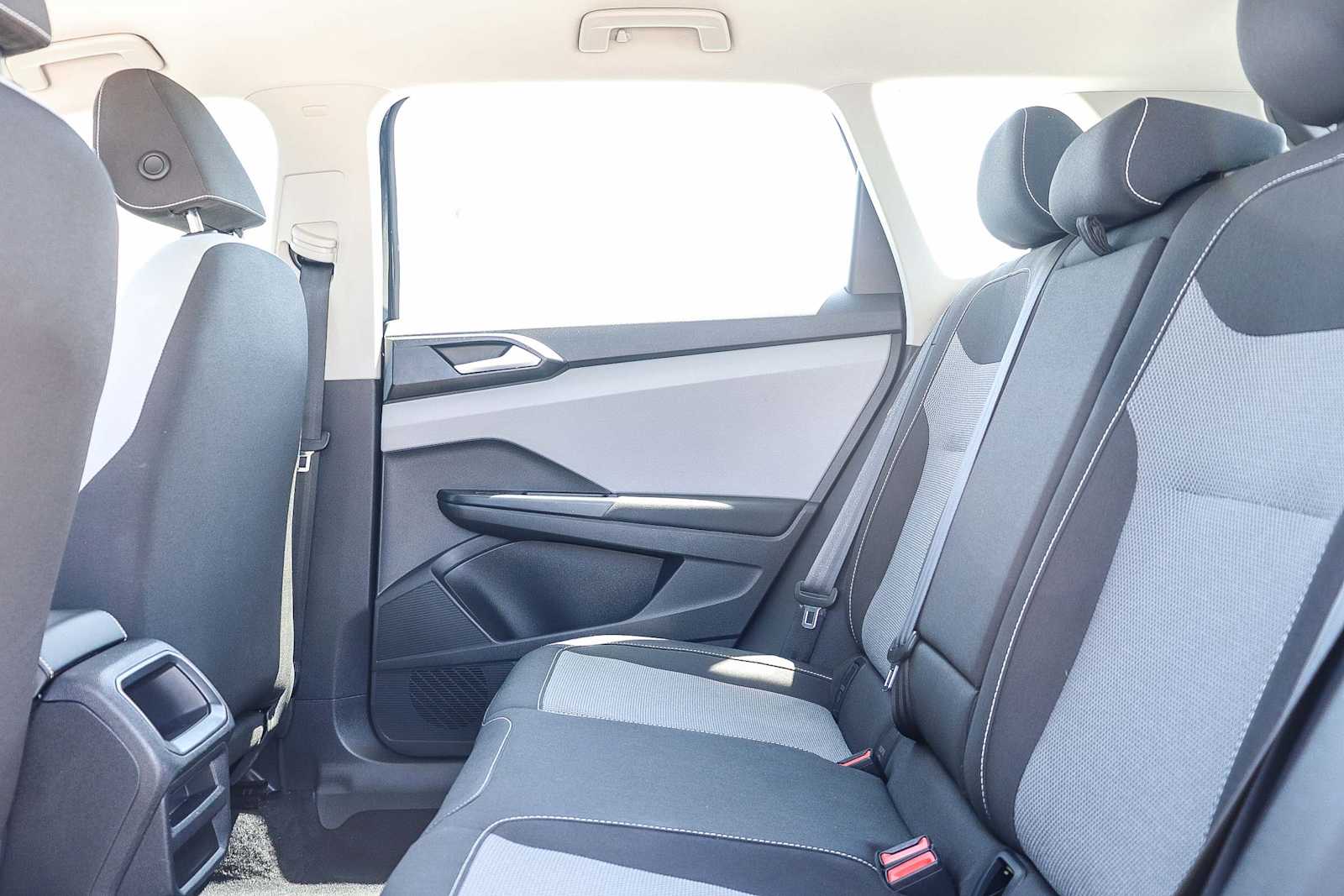 Thumbnail: 2022 Volkswagen Taos - 11