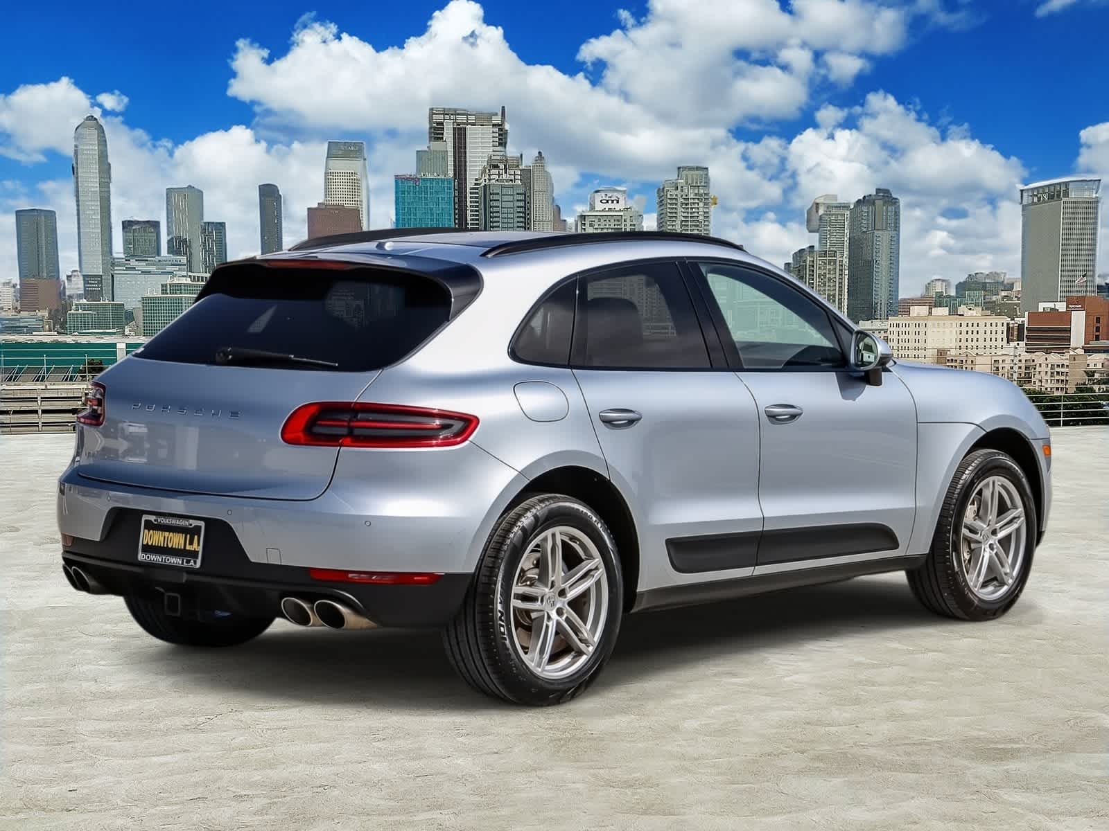 Thumbnail: 2017 Porsche Macan - 3