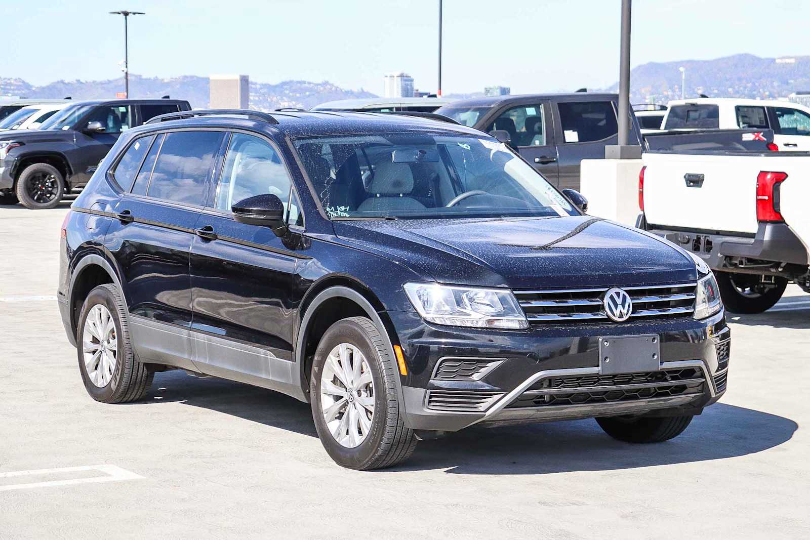 Thumbnail: 2020 Volkswagen Tiguan - 3