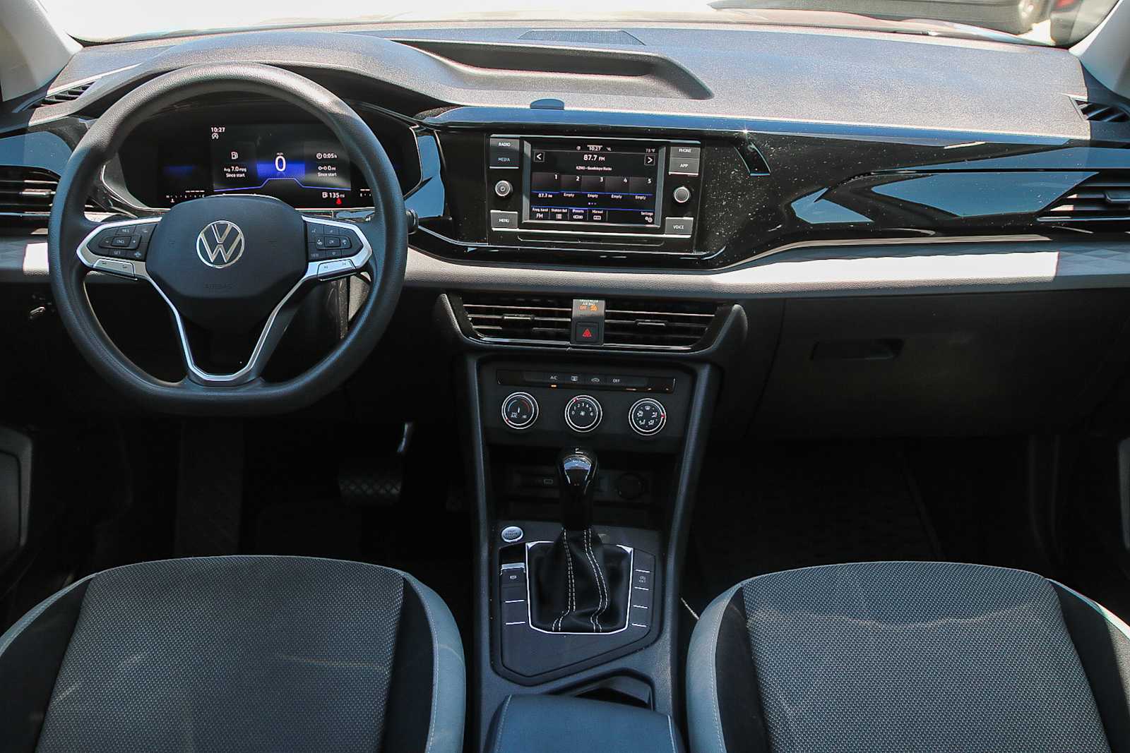 Thumbnail: 2022 Volkswagen Taos - 15