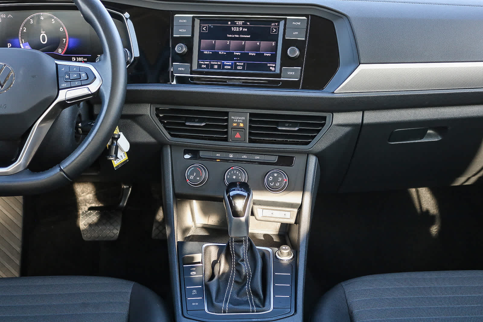 Thumbnail: 2024 Volkswagen Jetta - 13