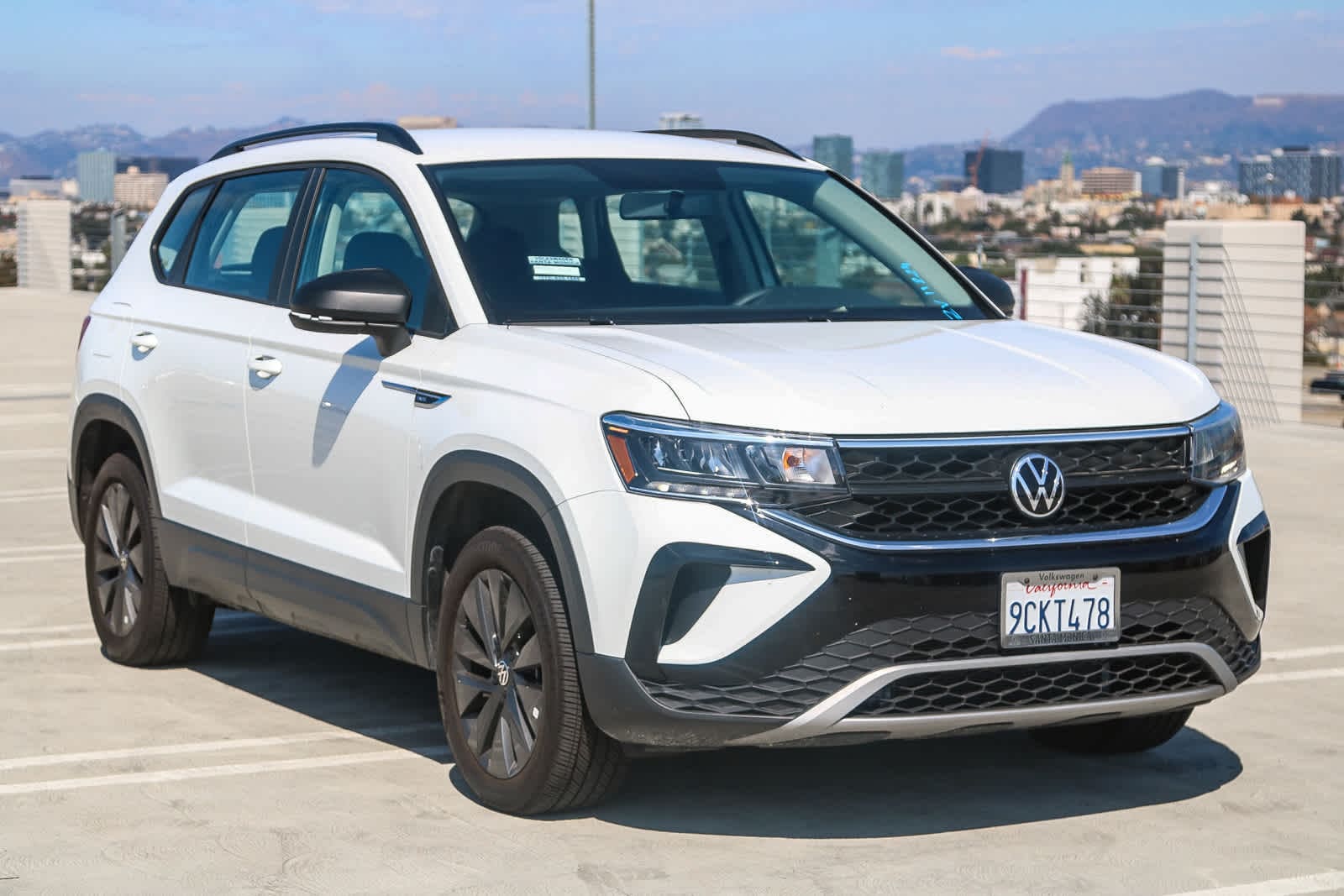 Thumbnail: 2022 Volkswagen Taos - 3