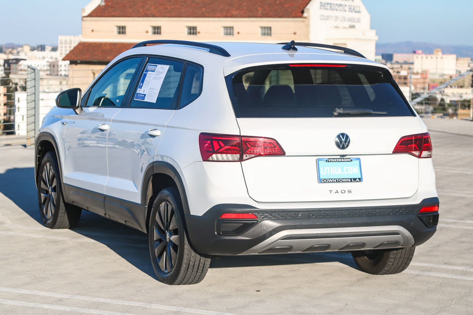 Thumbnail: 2023 Volkswagen Taos - 8