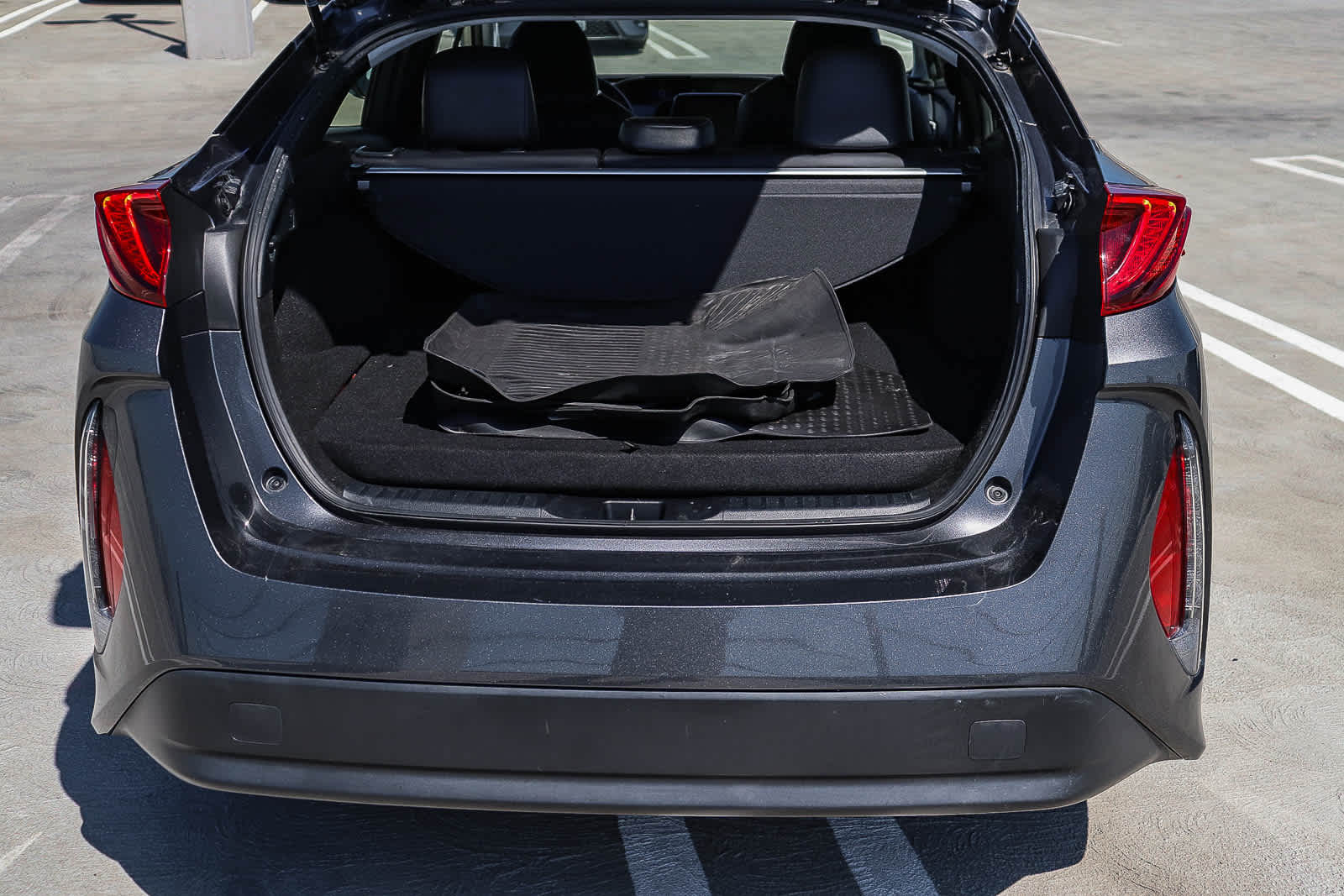 Thumbnail: 2022 Toyota Prius Prime - 25