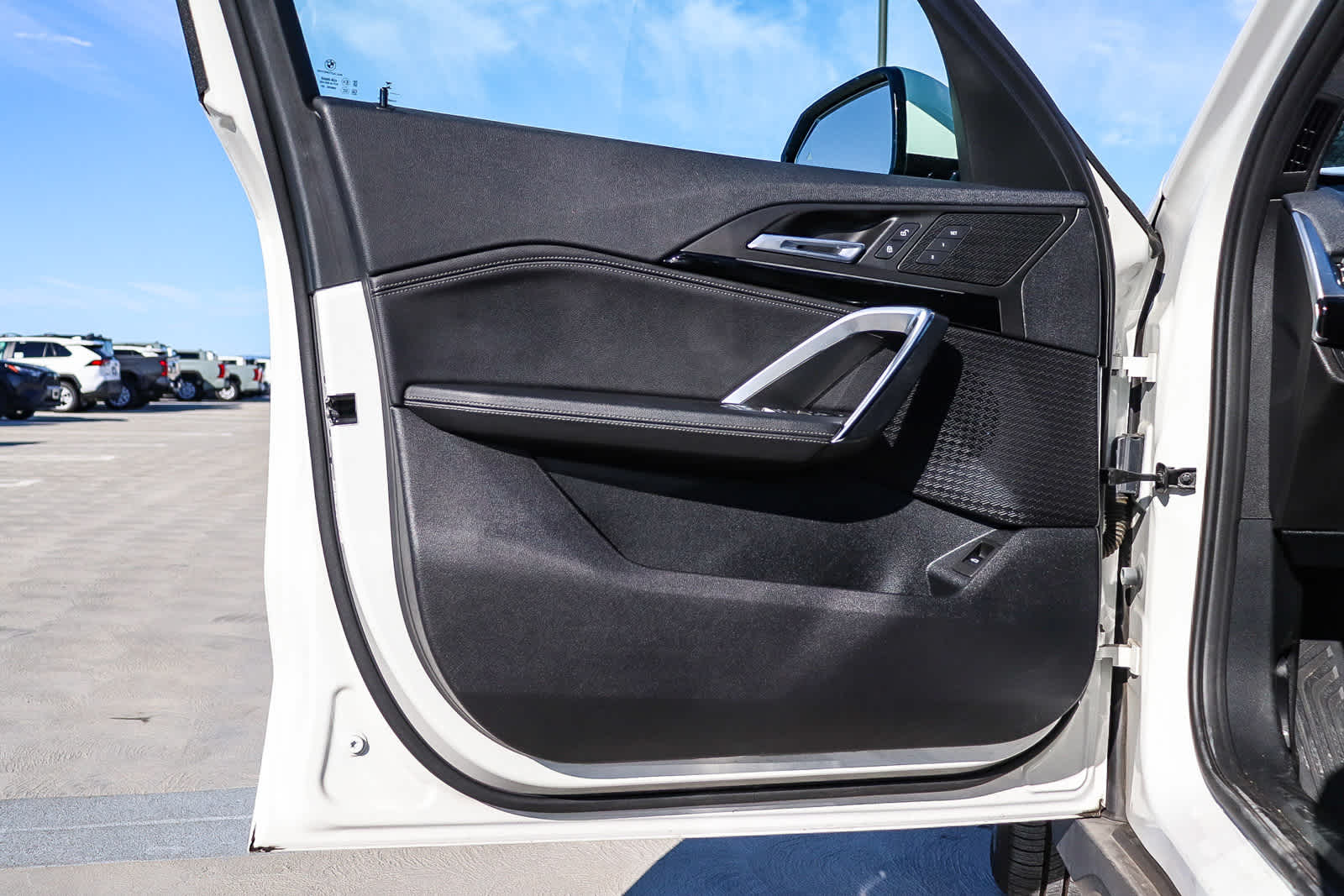 Thumbnail: 2023 BMW X1 - 15