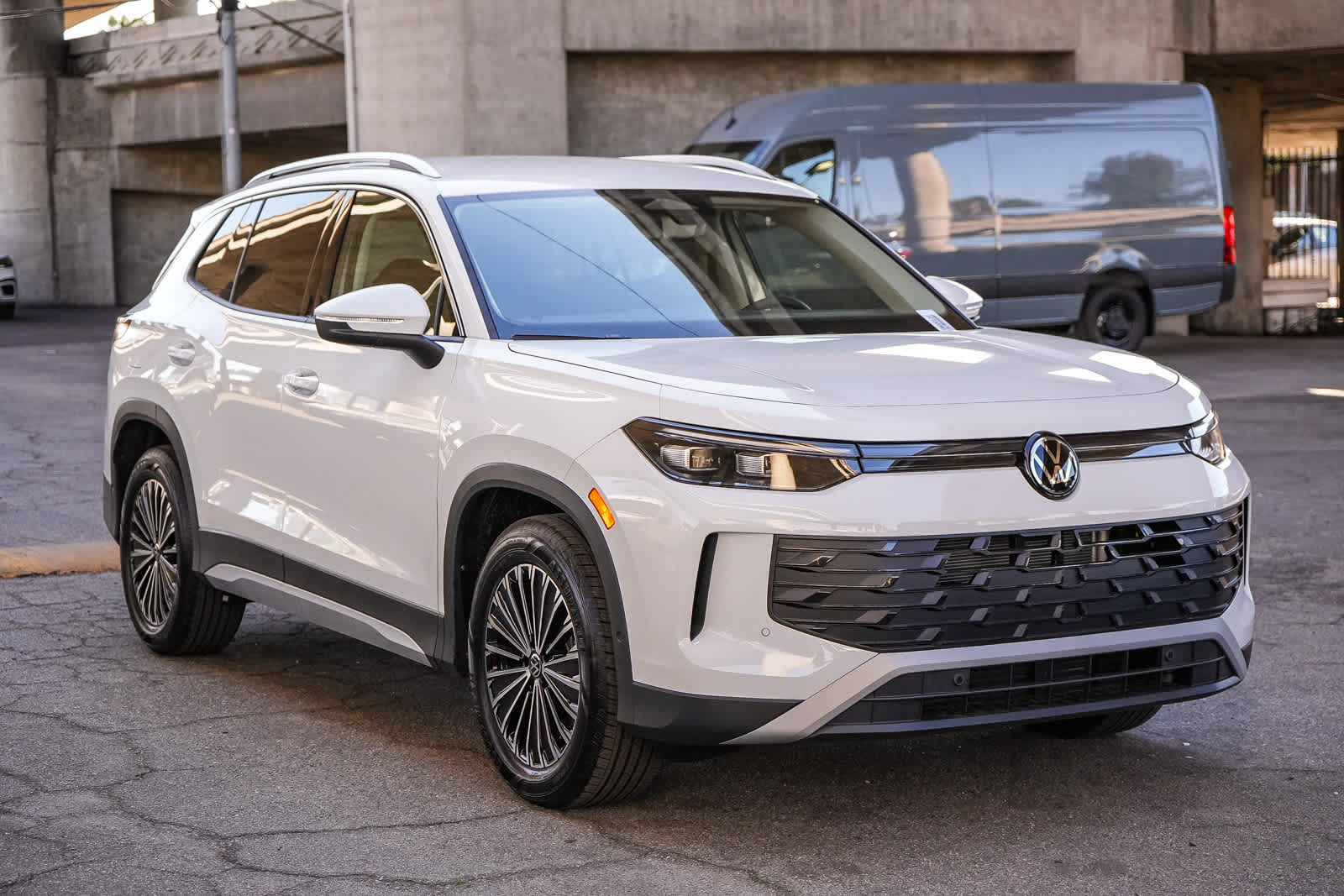Thumbnail: 2026 Volkswagen Tiguan - 3