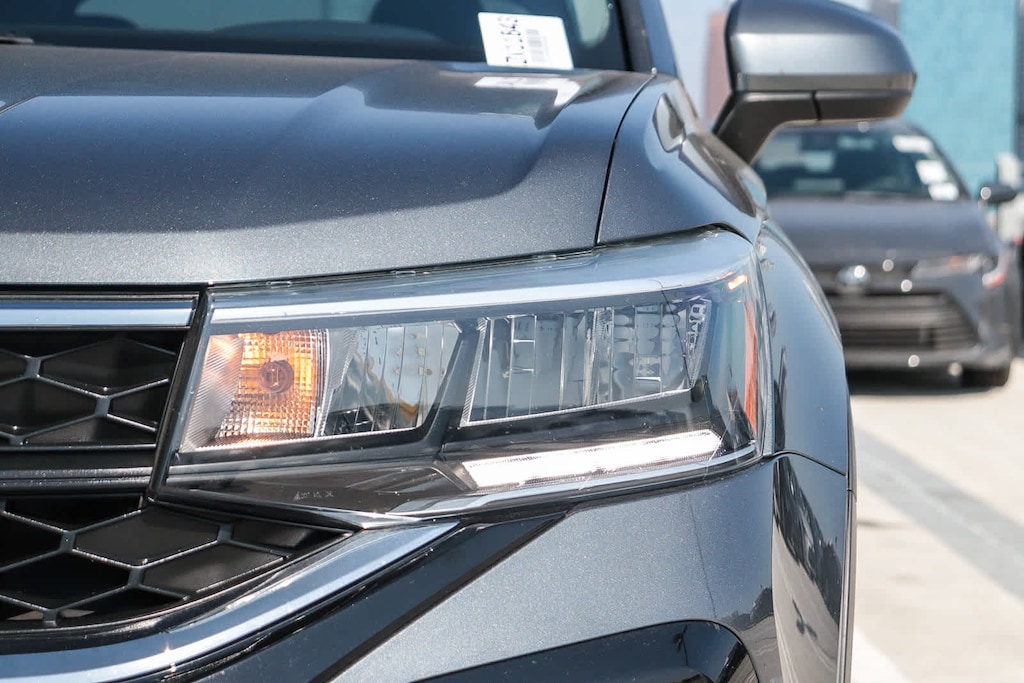 Used 2023 Volkswagen Taos SE SUV