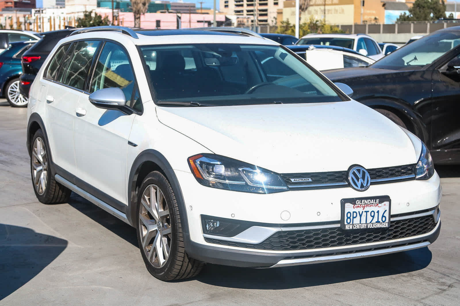 2019 Volkswagen Golf Alltrack SE photo 2