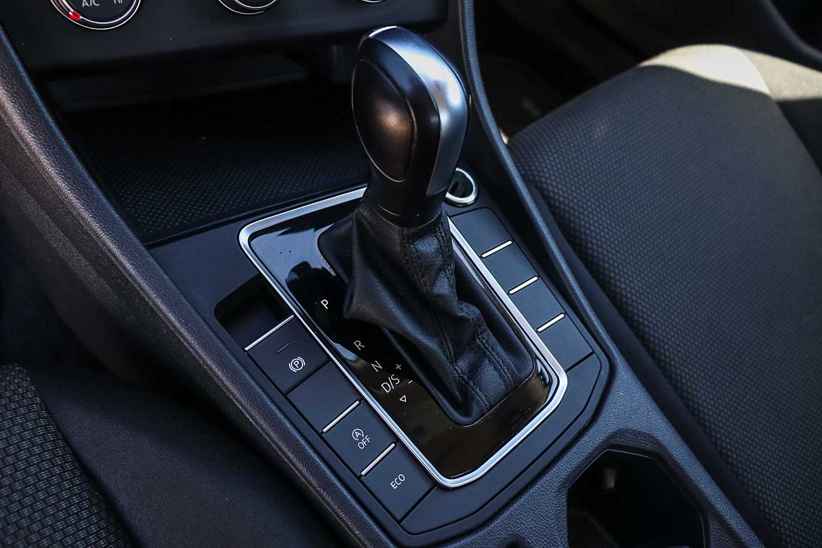 Thumbnail: 2019 Volkswagen Jetta - 20