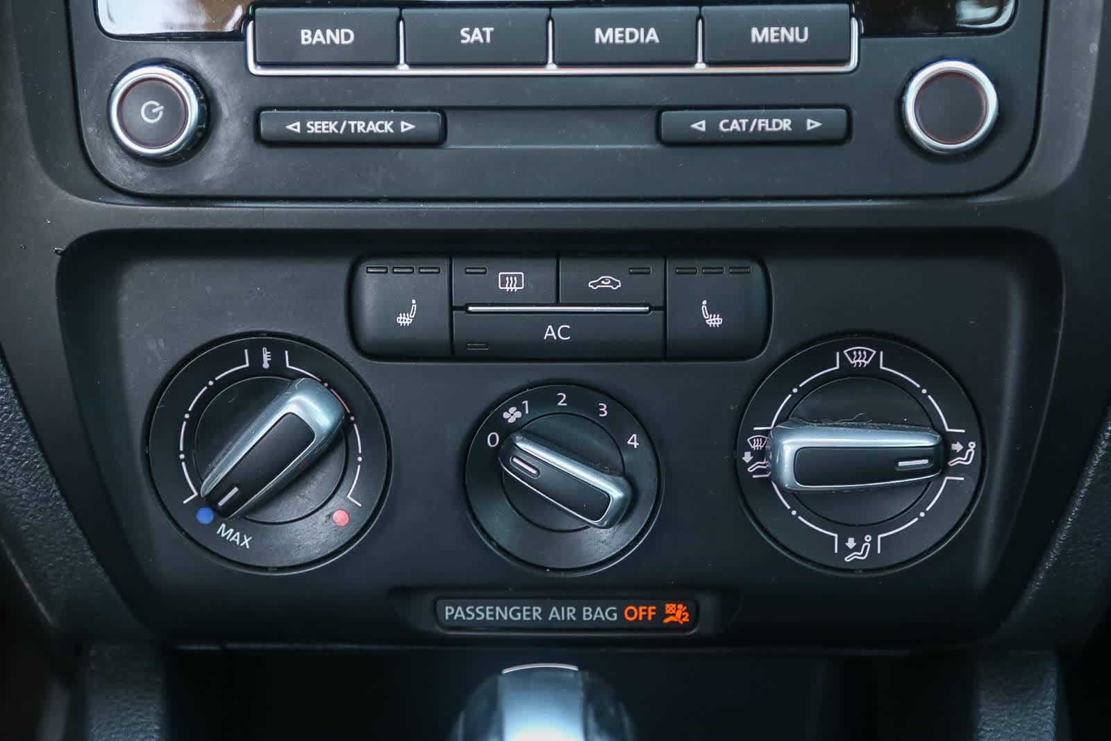 Thumbnail: 2011 Volkswagen Jetta - 17