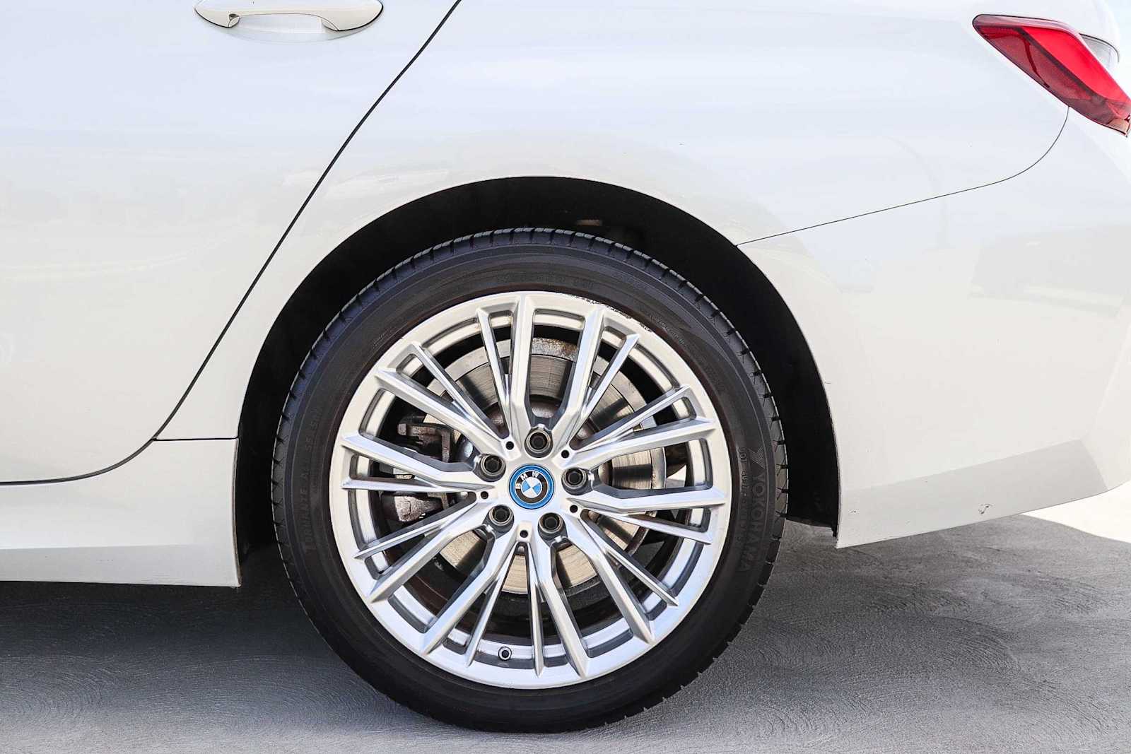 Thumbnail: 2024 BMW 3 Series - 10