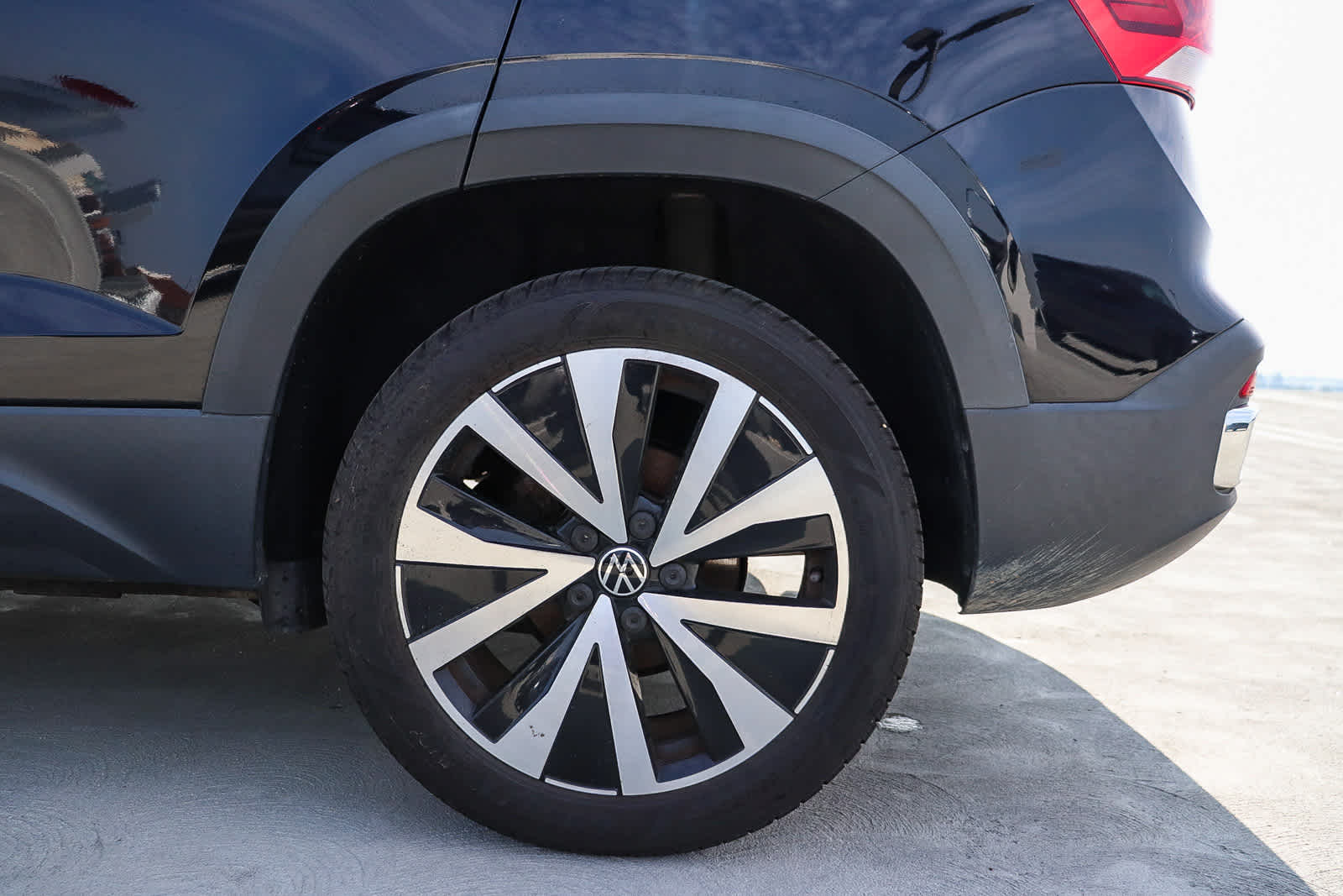 Thumbnail: 2022 Volkswagen Taos - 10