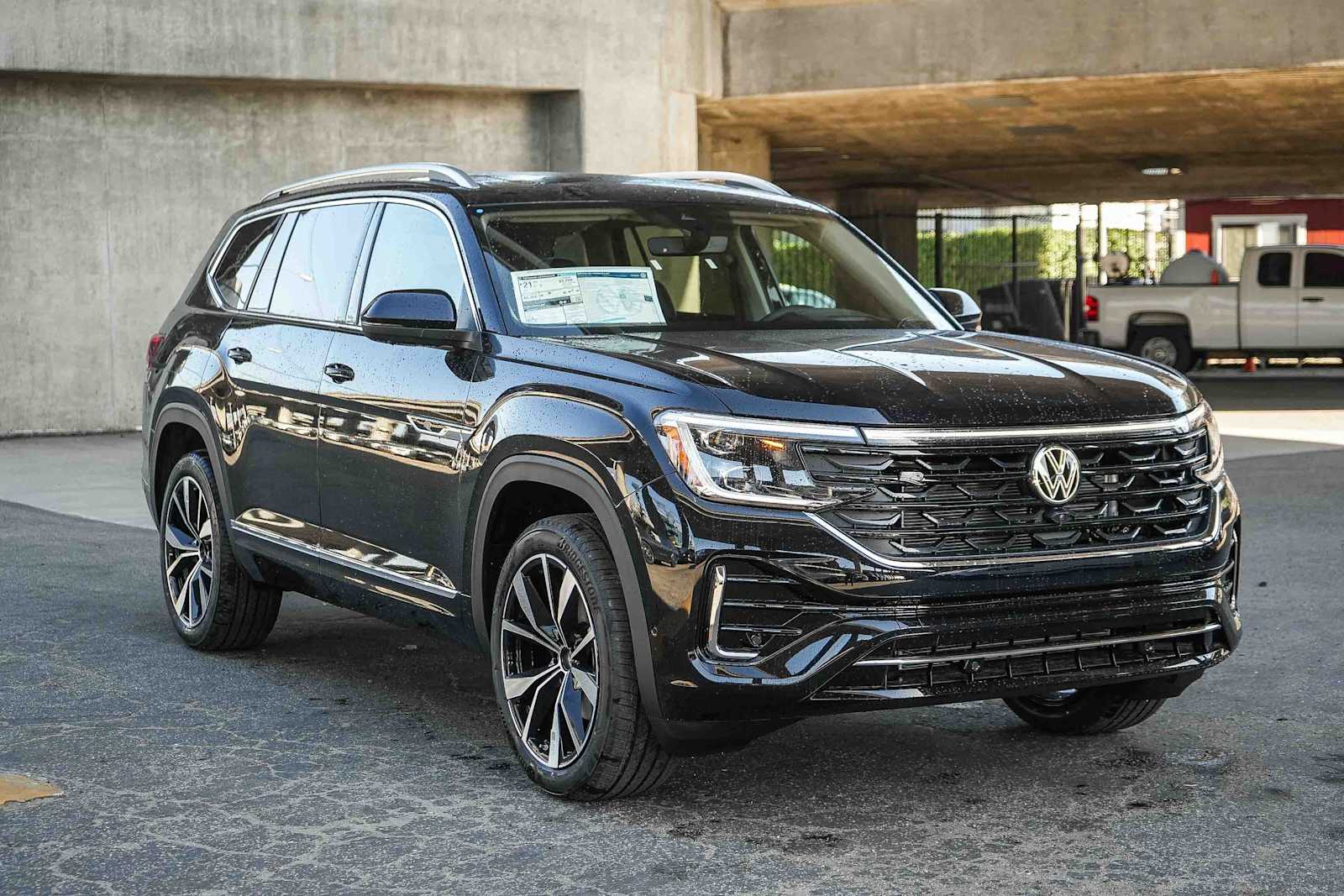 Thumbnail: 2026 Volkswagen Atlas - 3