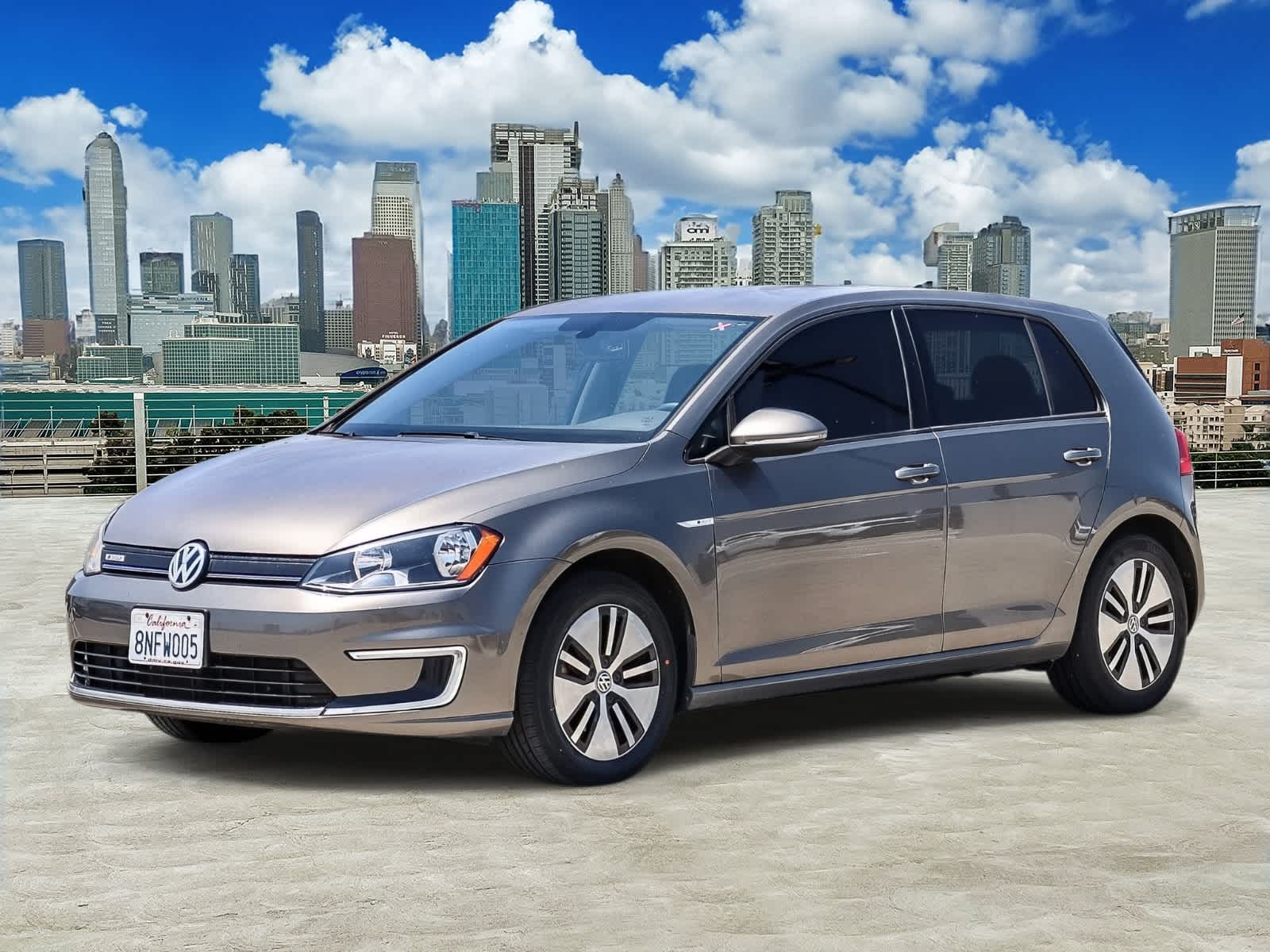2016 Volkswagen e-Golf SE -
                  Los Angeles, CA