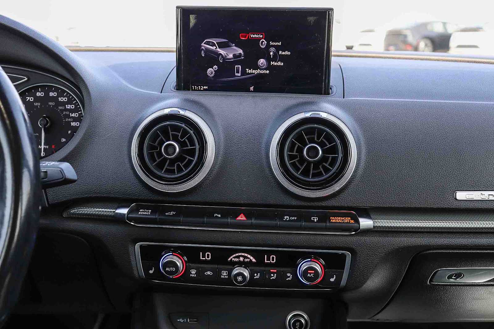 Thumbnail: 2017 Audi A3 e-tron - 13