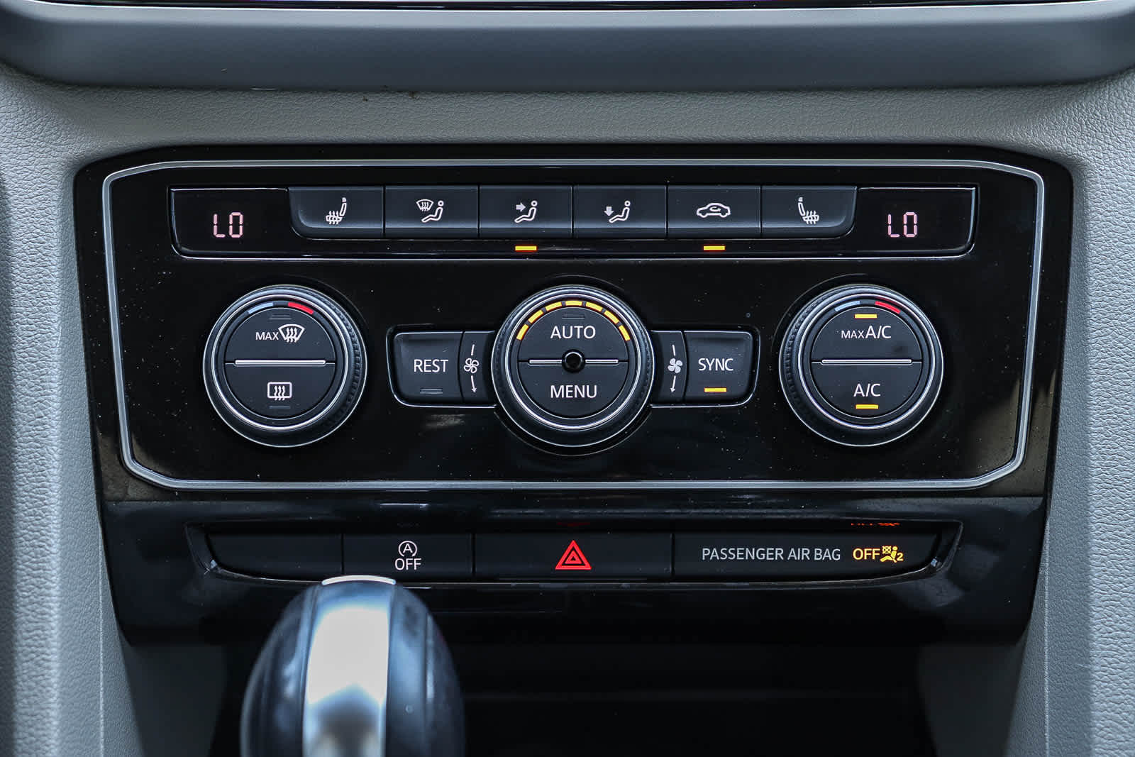 Thumbnail: 2022 Volkswagen Atlas - 14