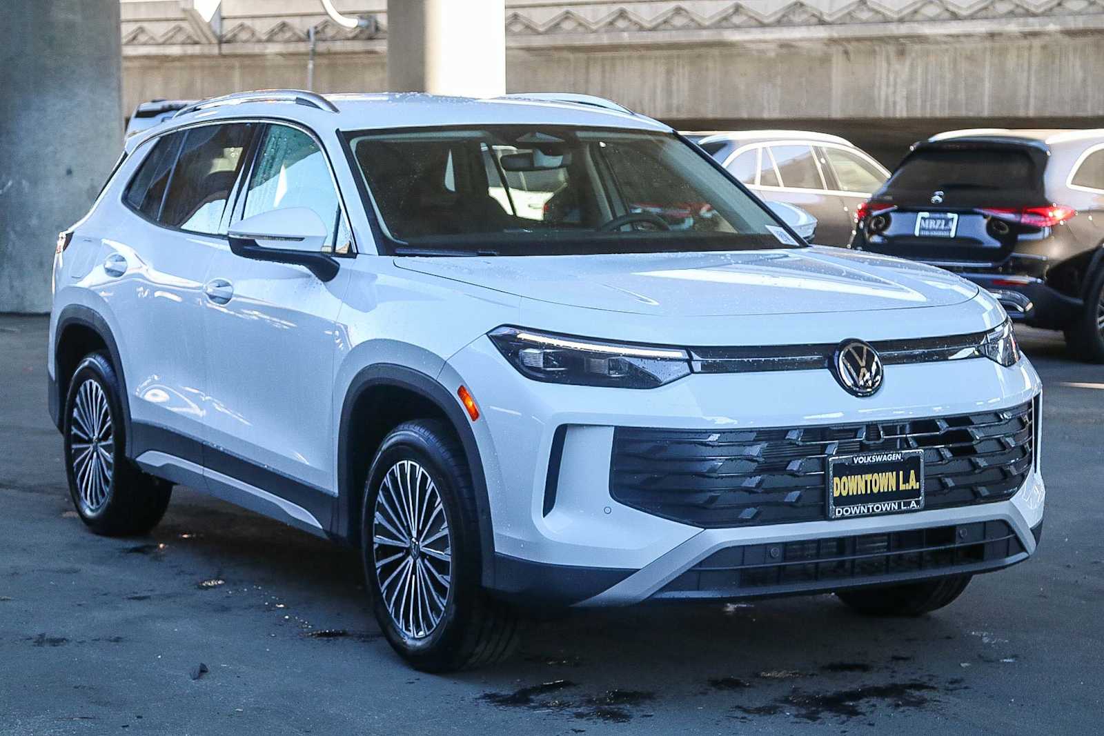 Thumbnail: 2025 Volkswagen Tiguan - 3