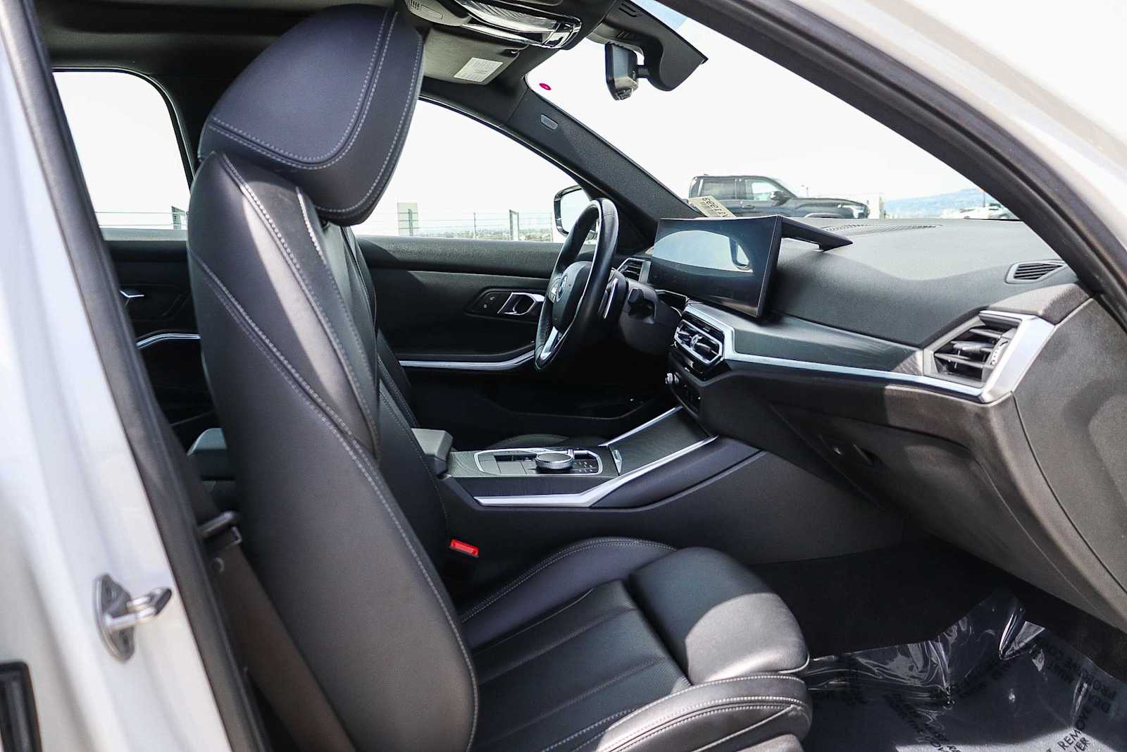 Thumbnail: 2024 BMW 3 Series - 15