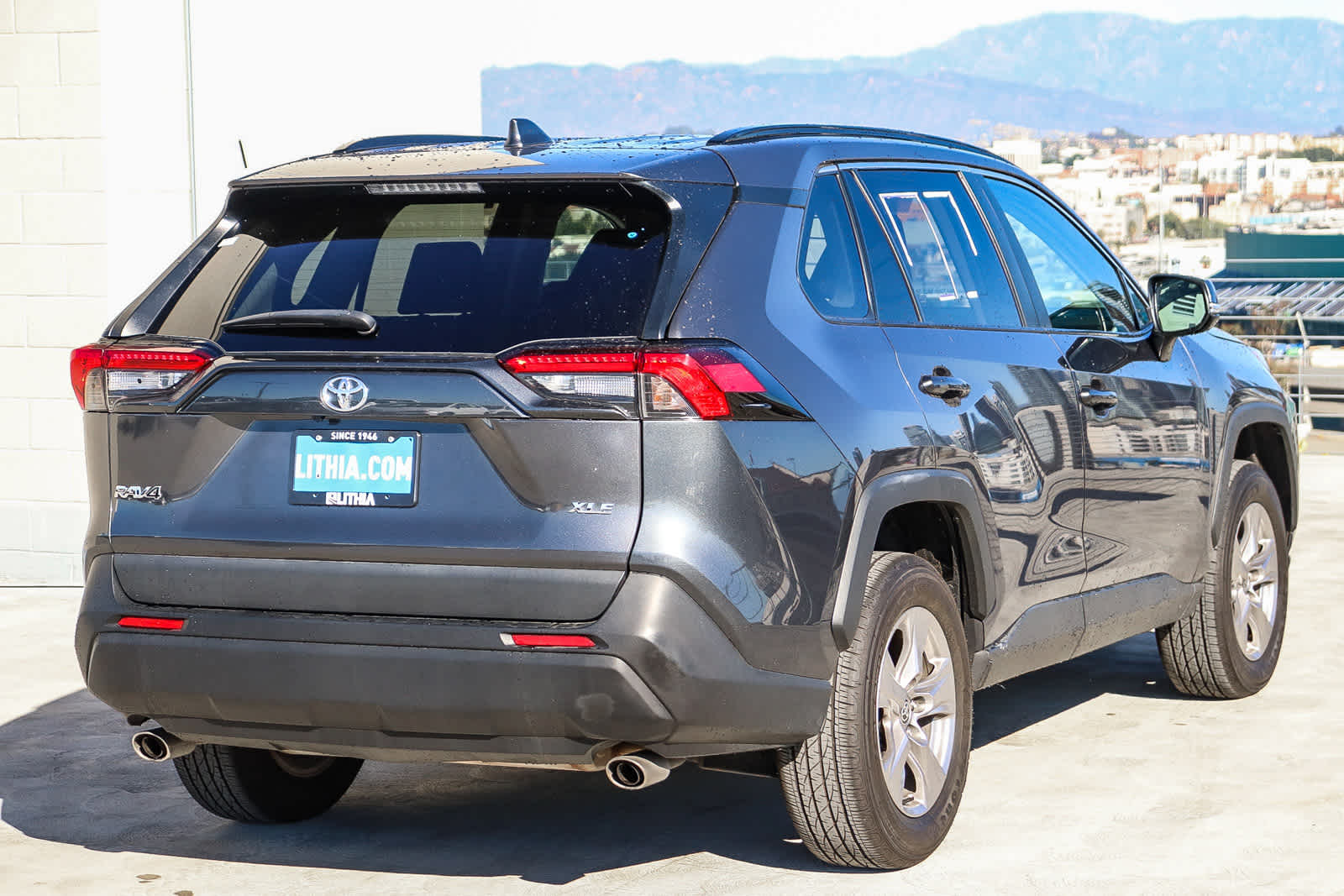 Thumbnail: 2022 Toyota RAV4 - 4