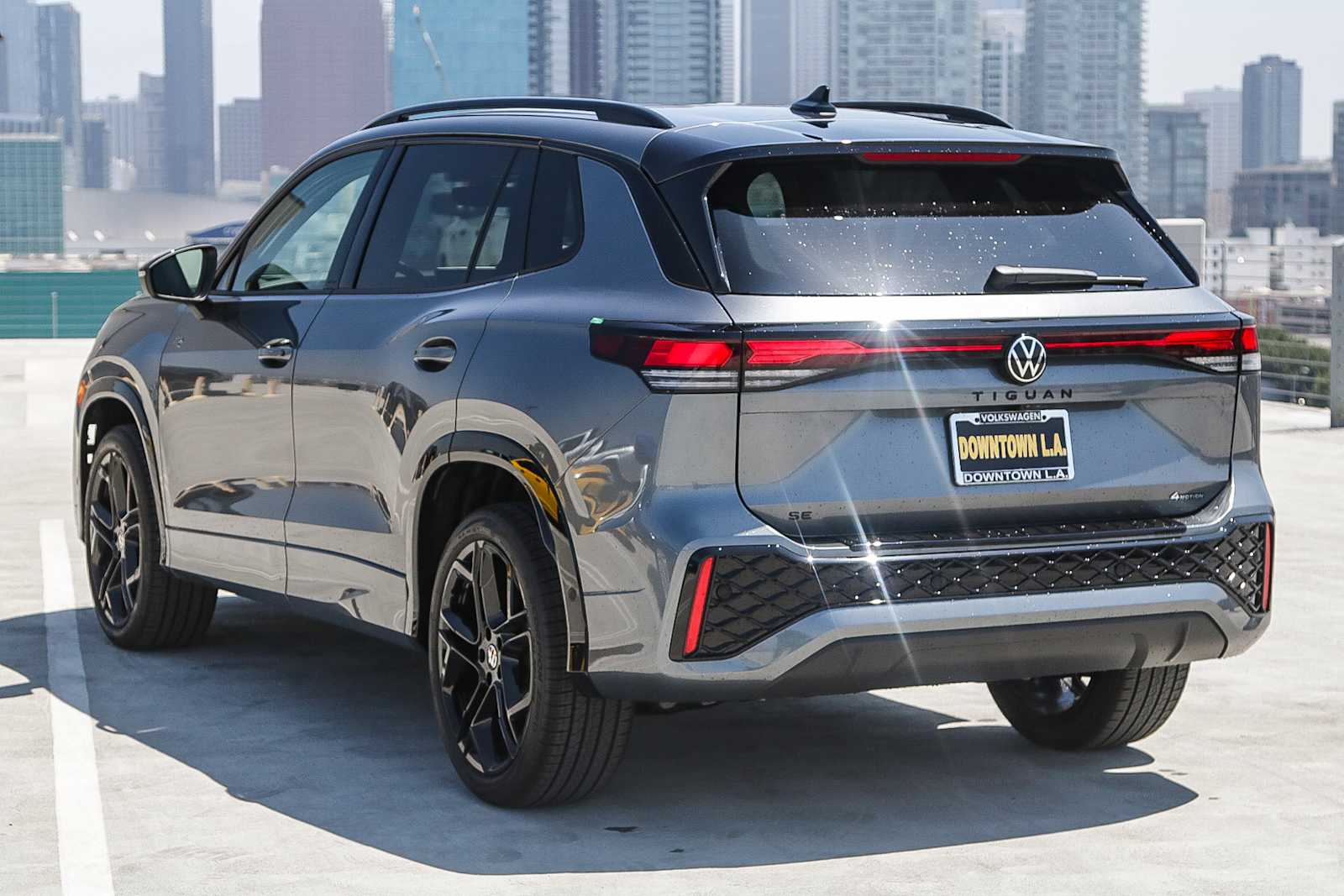 Thumbnail: 2025 Volkswagen Tiguan - 8