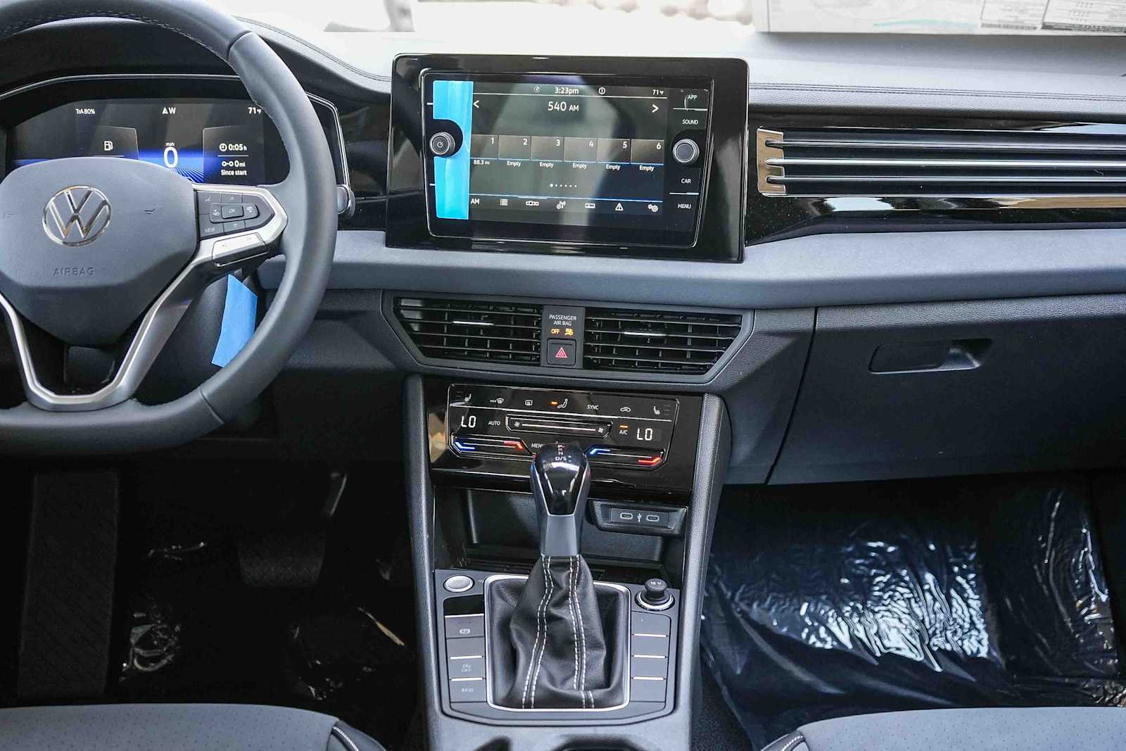 Thumbnail: 2026 Volkswagen Jetta - 15
