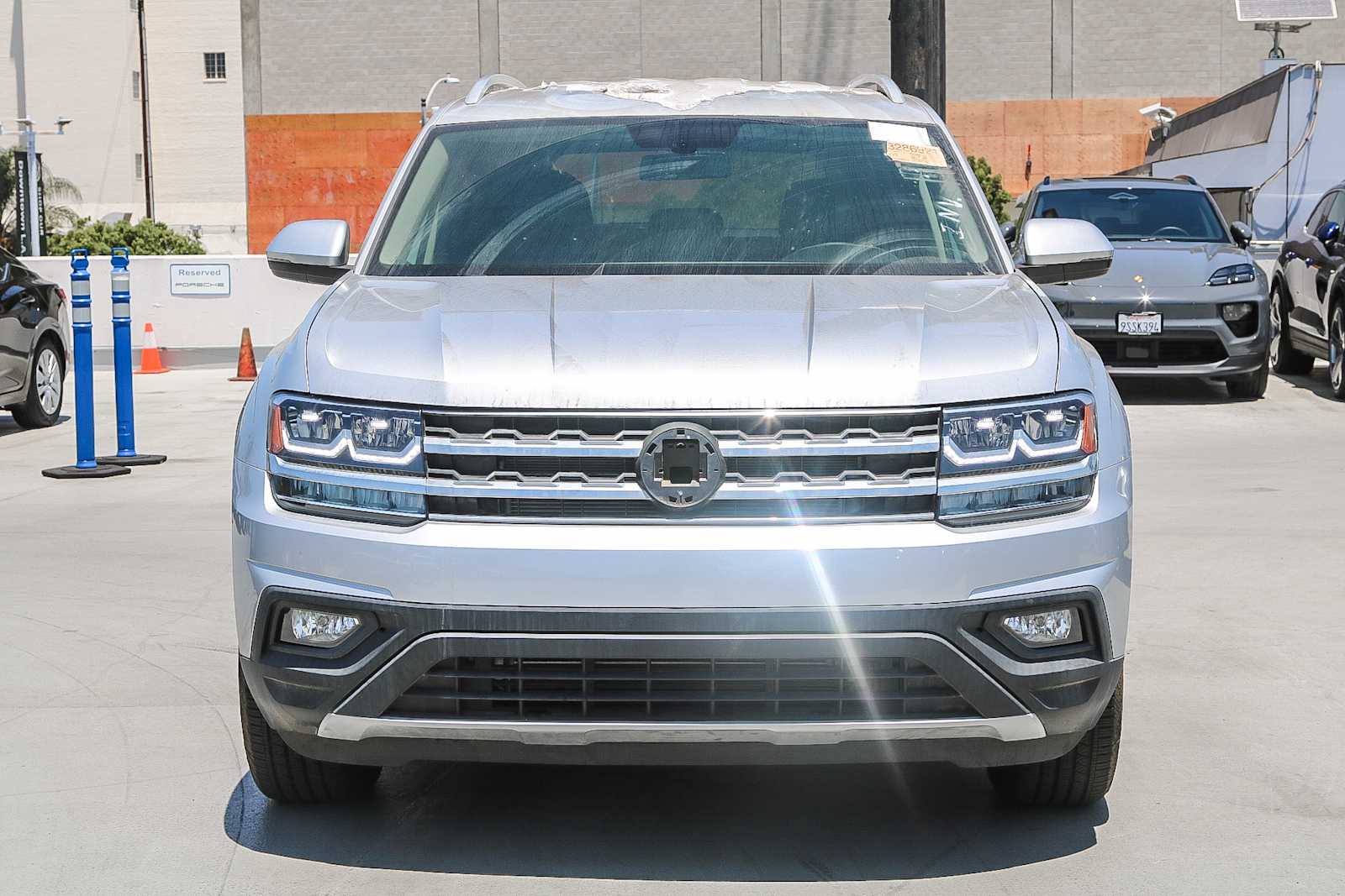Used 2018 Volkswagen Atlas SE with VIN 1V2CR2CA4JC570715 for sale in Los Angeles, CA