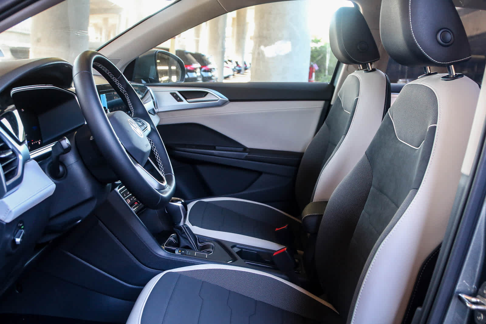 Thumbnail: 2025 Volkswagen Taos - 18