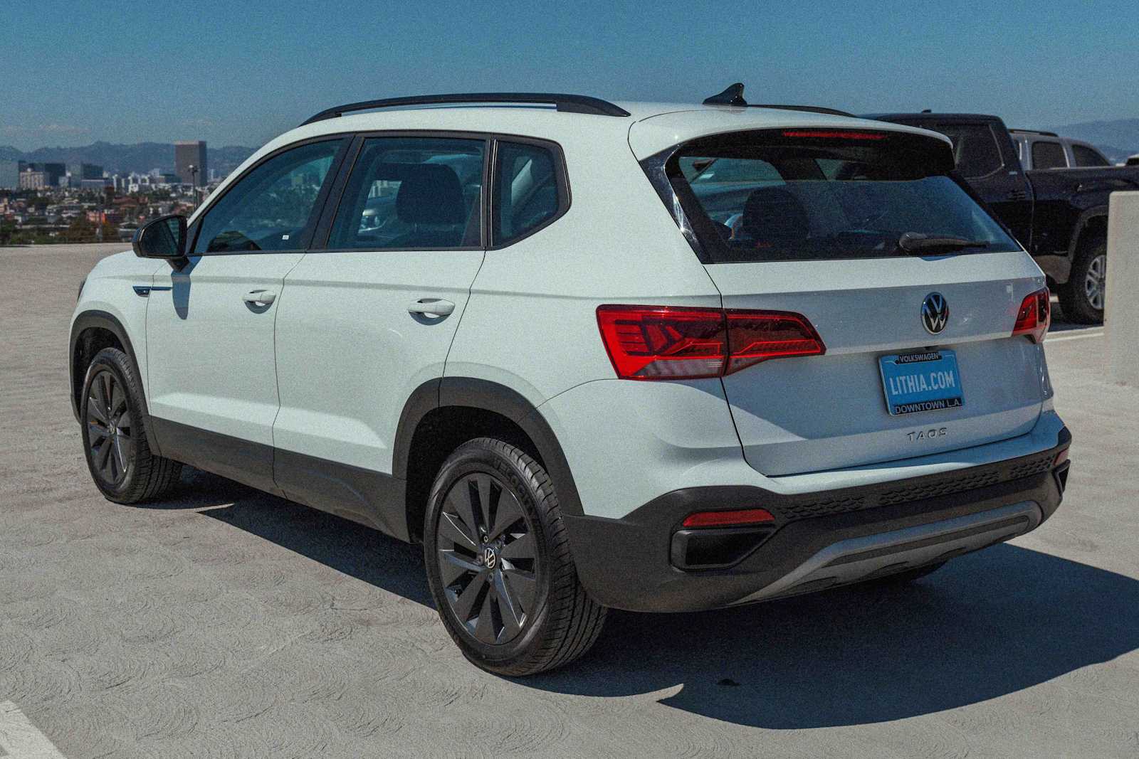 Thumbnail: 2022 Volkswagen Taos - 6