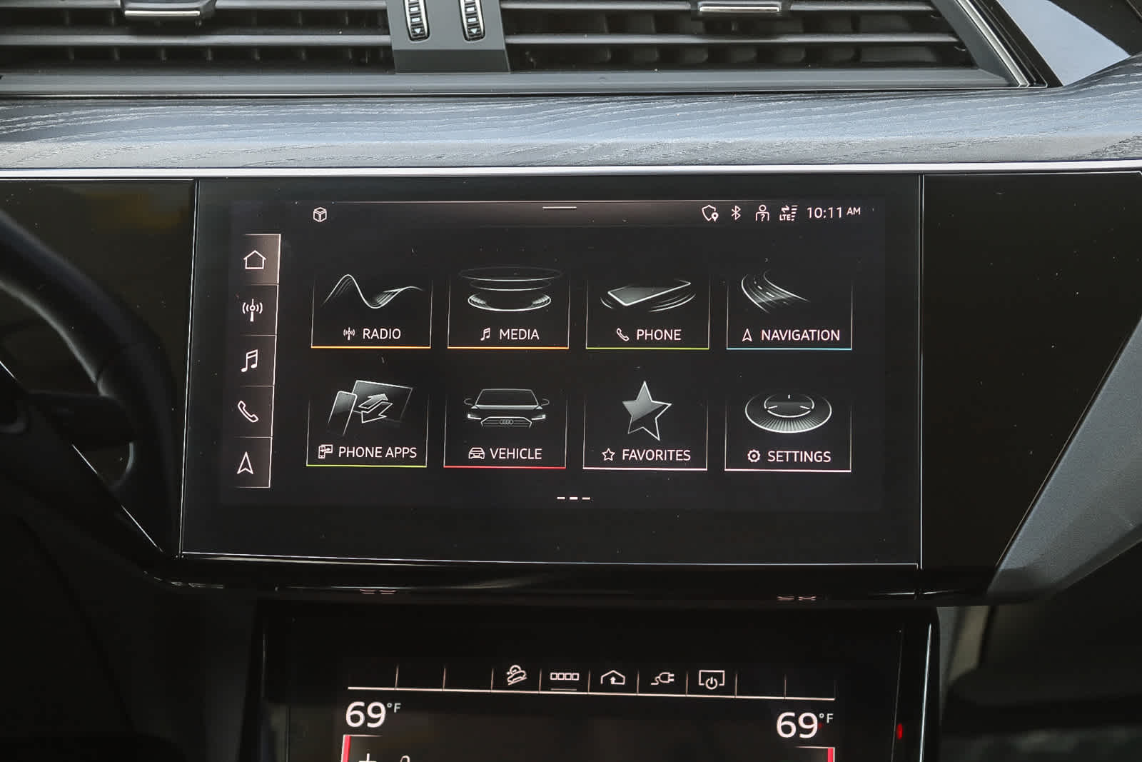 Thumbnail: 2022 Audi e-tron - 15