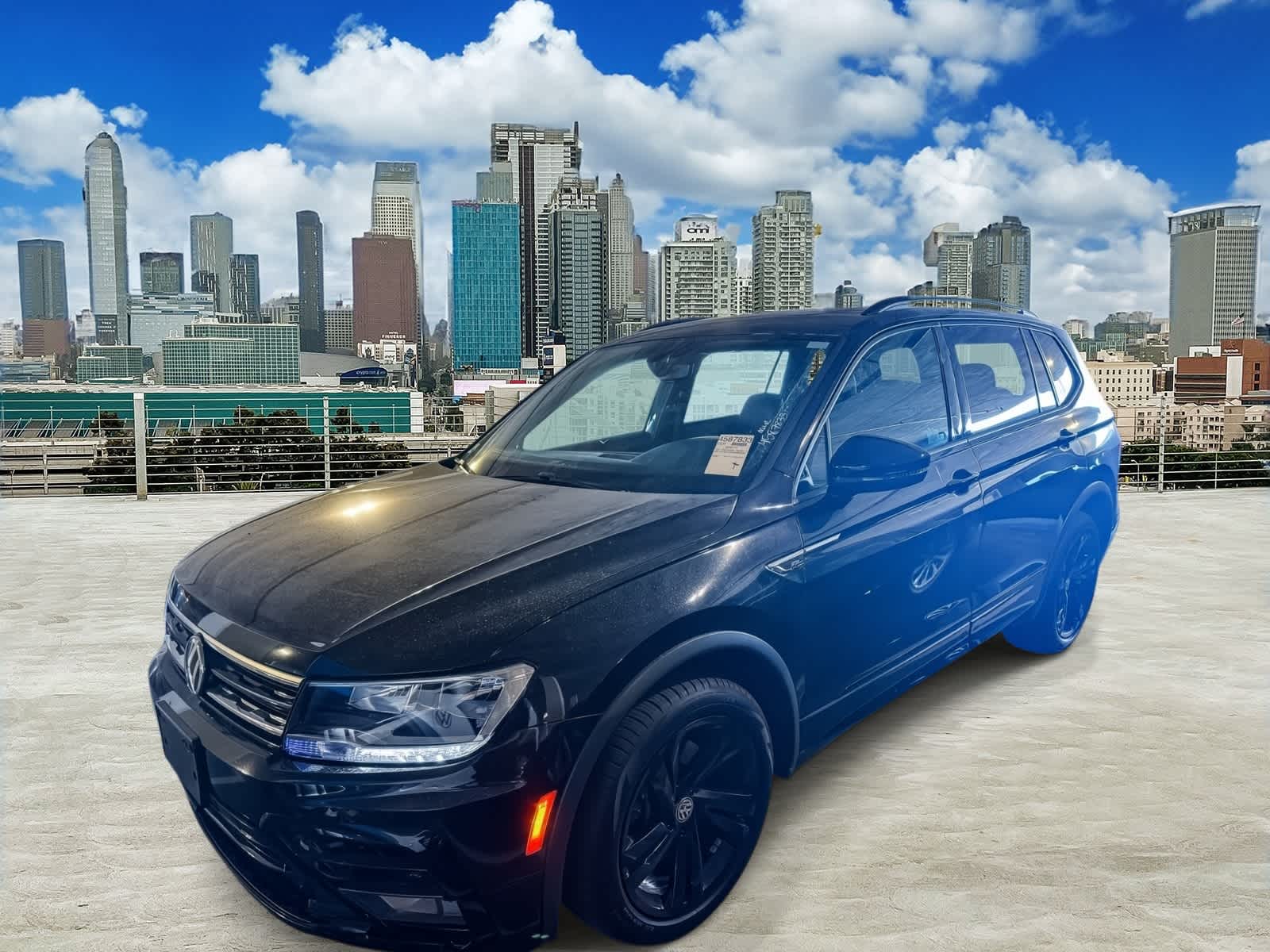 Thumbnail: 2021 Volkswagen Tiguan - 1
