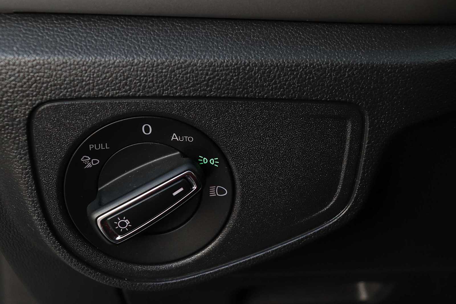 Thumbnail: 2021 Volkswagen Atlas - 23