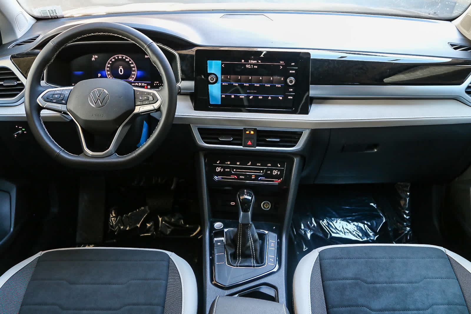 Thumbnail: 2025 Volkswagen Taos - 12